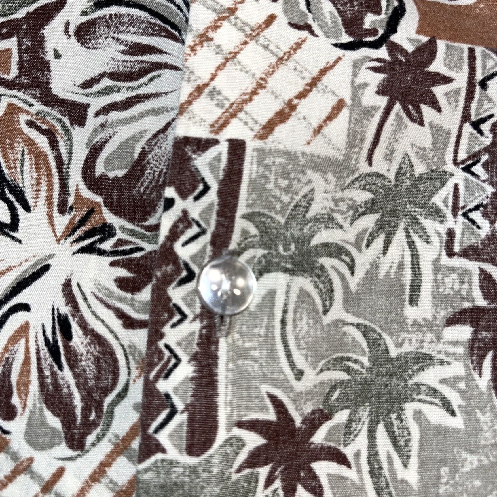 Vintage VINTAGE Royal Creations Hawaiian Shirt Button-Up Short Sleeve Mens M Tan Olive Brown Palm Trees Flowers Geometric Size US M / EU 48-50 / 2 - 7 Thumbnail