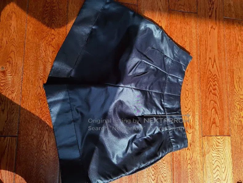 Comme des Garcons Comme des Garcons size XS High-waisted shorts, black shiny Size 25" / US 0 / IT 36 - 6 Thumbnail