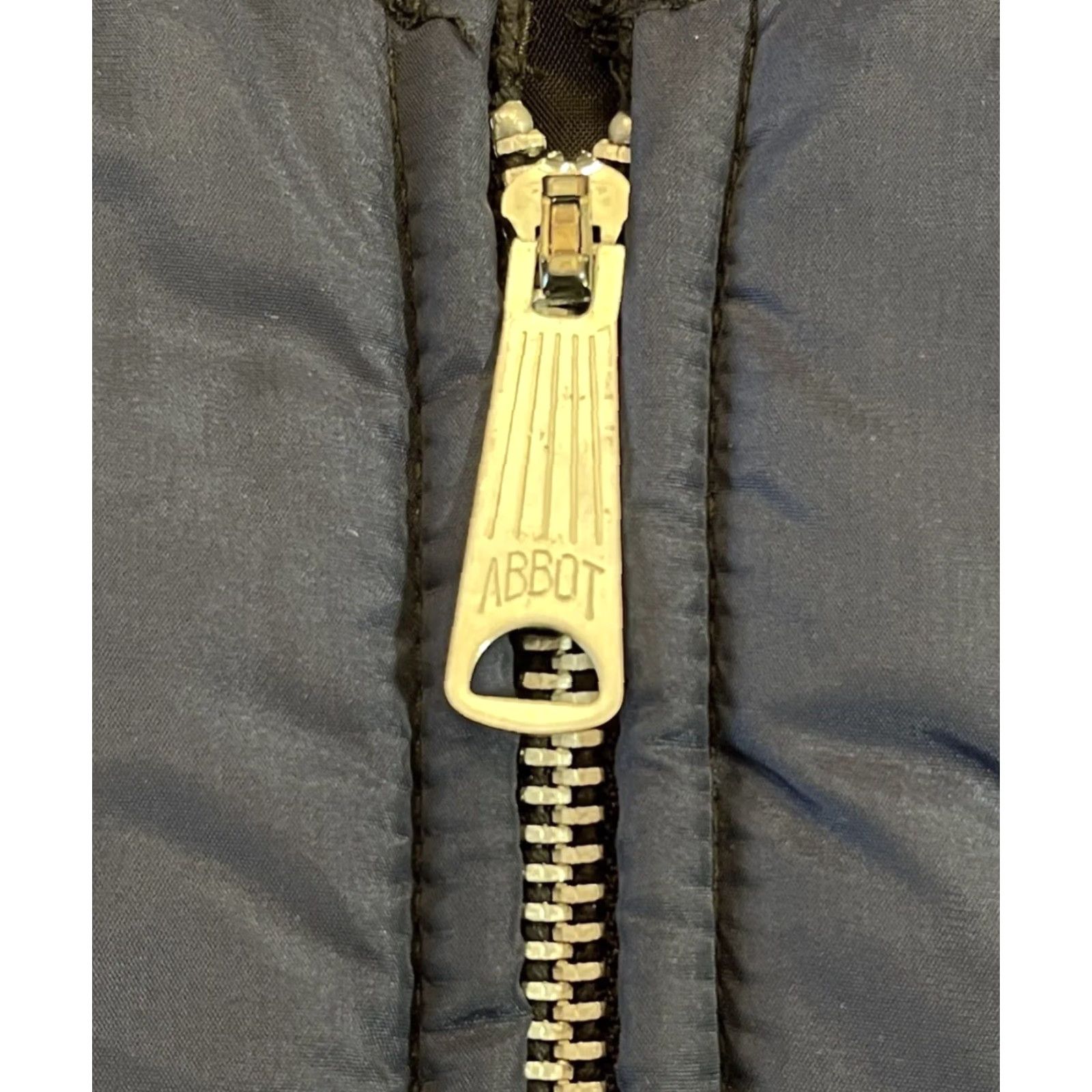Vintage VINTAGE 808 Dacron Hollofil Insulated Ski Hunting Vest Blue XL Men’s Nylon Quilted Zip 80s USA Size US XL / EU 56 / 4 - 4 Thumbnail