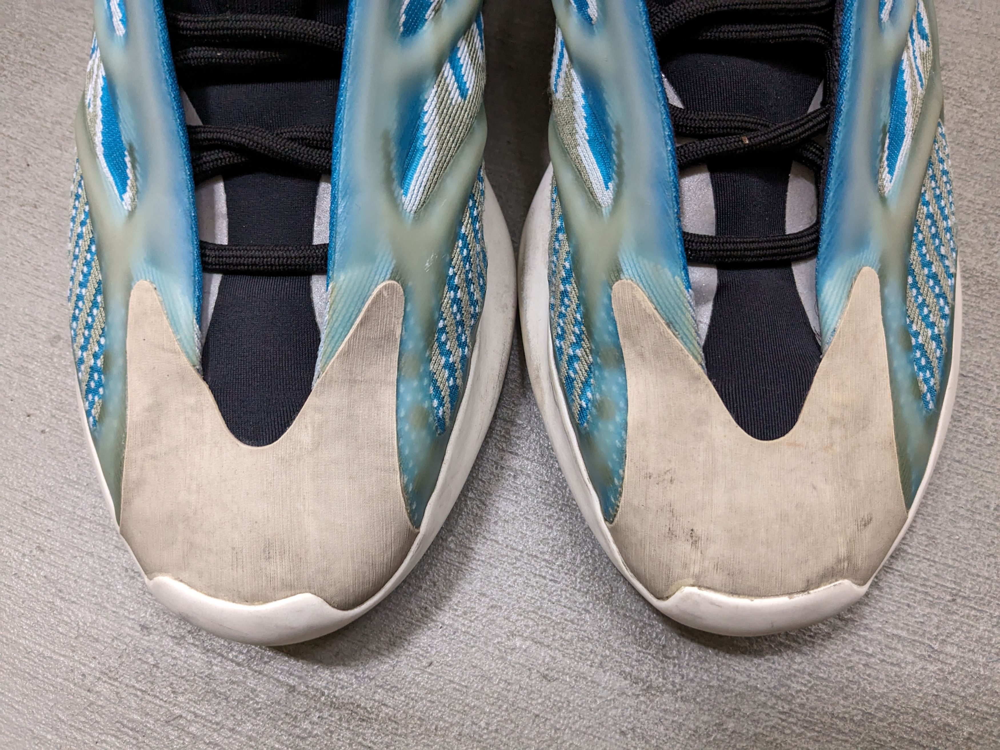 Adidas × Kanye West Adidas Yeezy 700 V3 Arzareth Blue Size 12 White G54850 Size US 12 / EU 45 - 5 Thumbnail