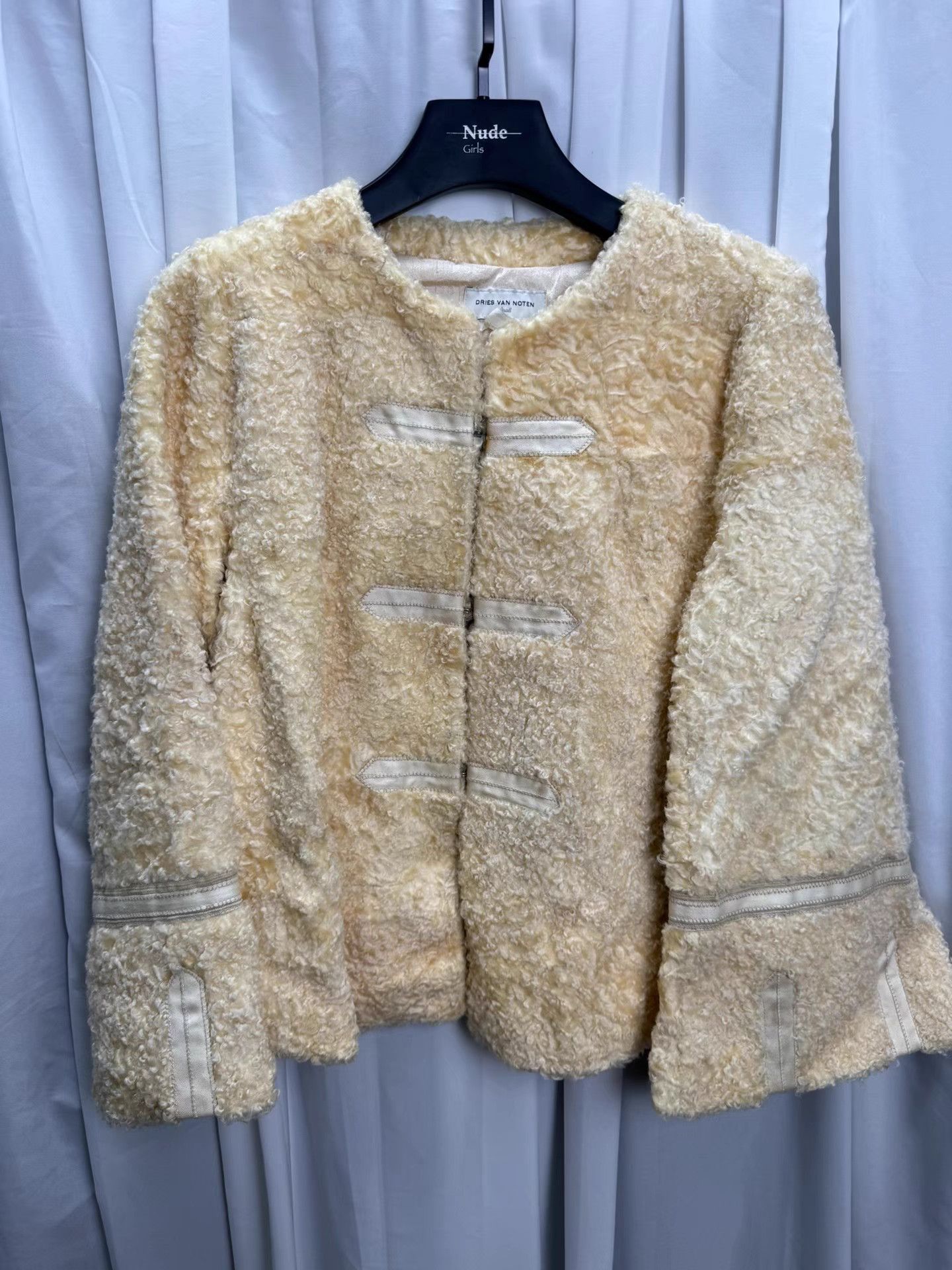 Dries Van Noten Dries Van Noten Faux Fur Plush Court Style Jacket K20 Size M / US 6-8 / IT 42-44 - 2 Thumbnail