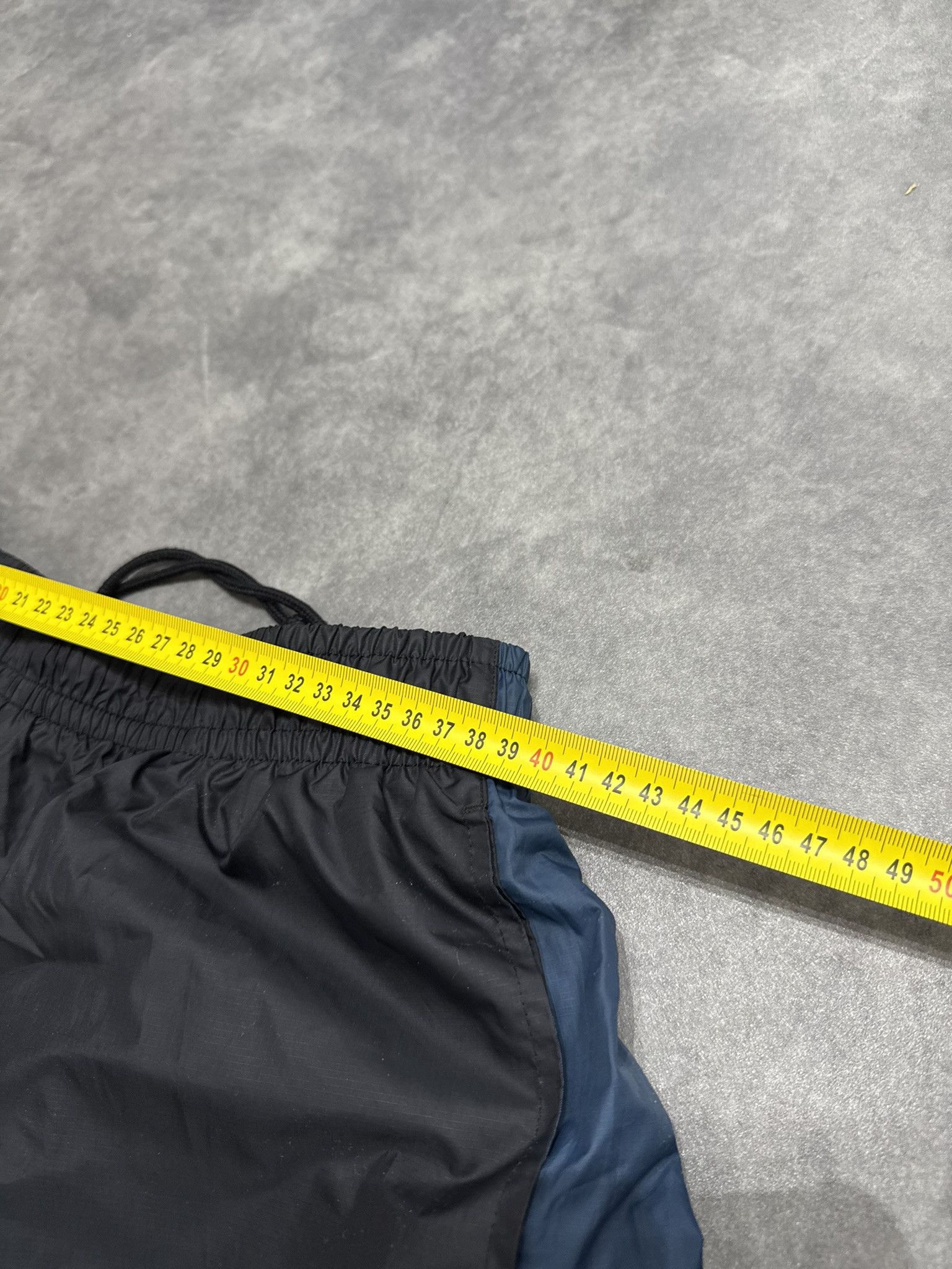 Nike Vintage Nike Windbreaker Track Pants Black/Blue Size US 32 / EU 48 - 5 Thumbnail
