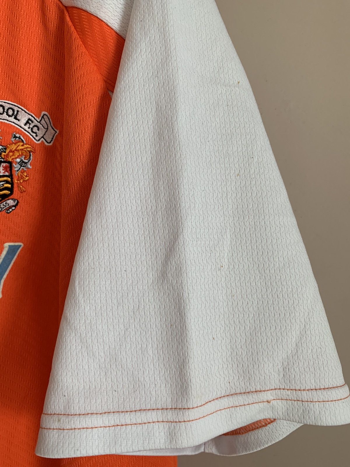 Vintage Blackpool 2001/03 Home Football Vintage Shirt TFG Sports L Size US L / EU 52-54 / 3 - 5 Thumbnail