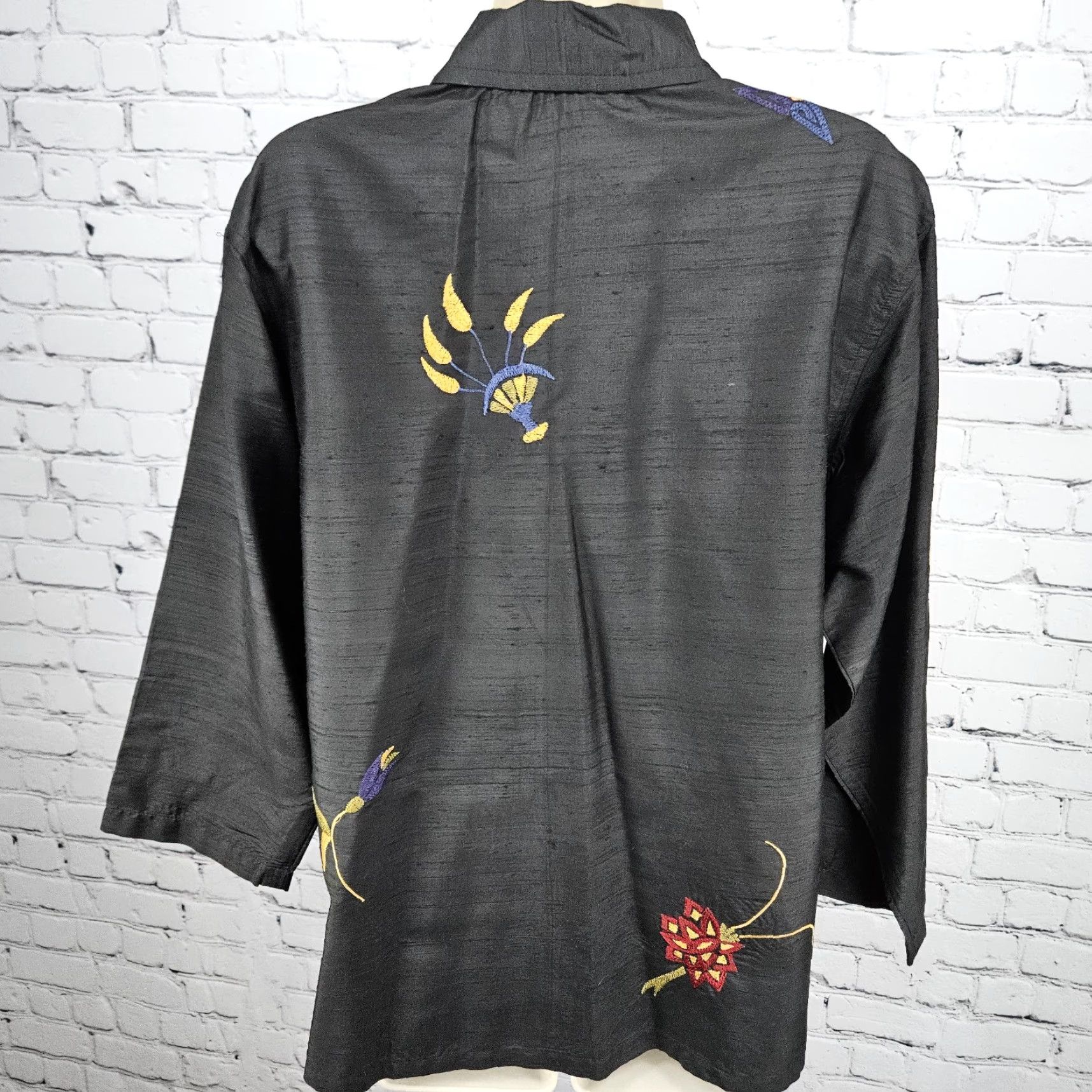 Vintage Chico's Design Black 100% Silk Embroidered 3/4 Sleeve Button Shirt Jacket Womens US 8 Size XS / US 0-2 / IT 36-38 - 2 Thumbnail