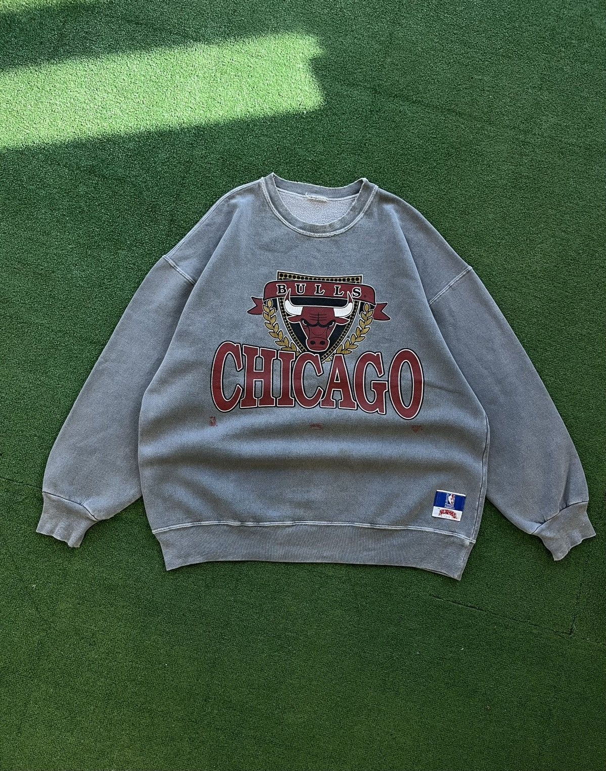 Chicago bulls nike sweatshirt 90s hotsell