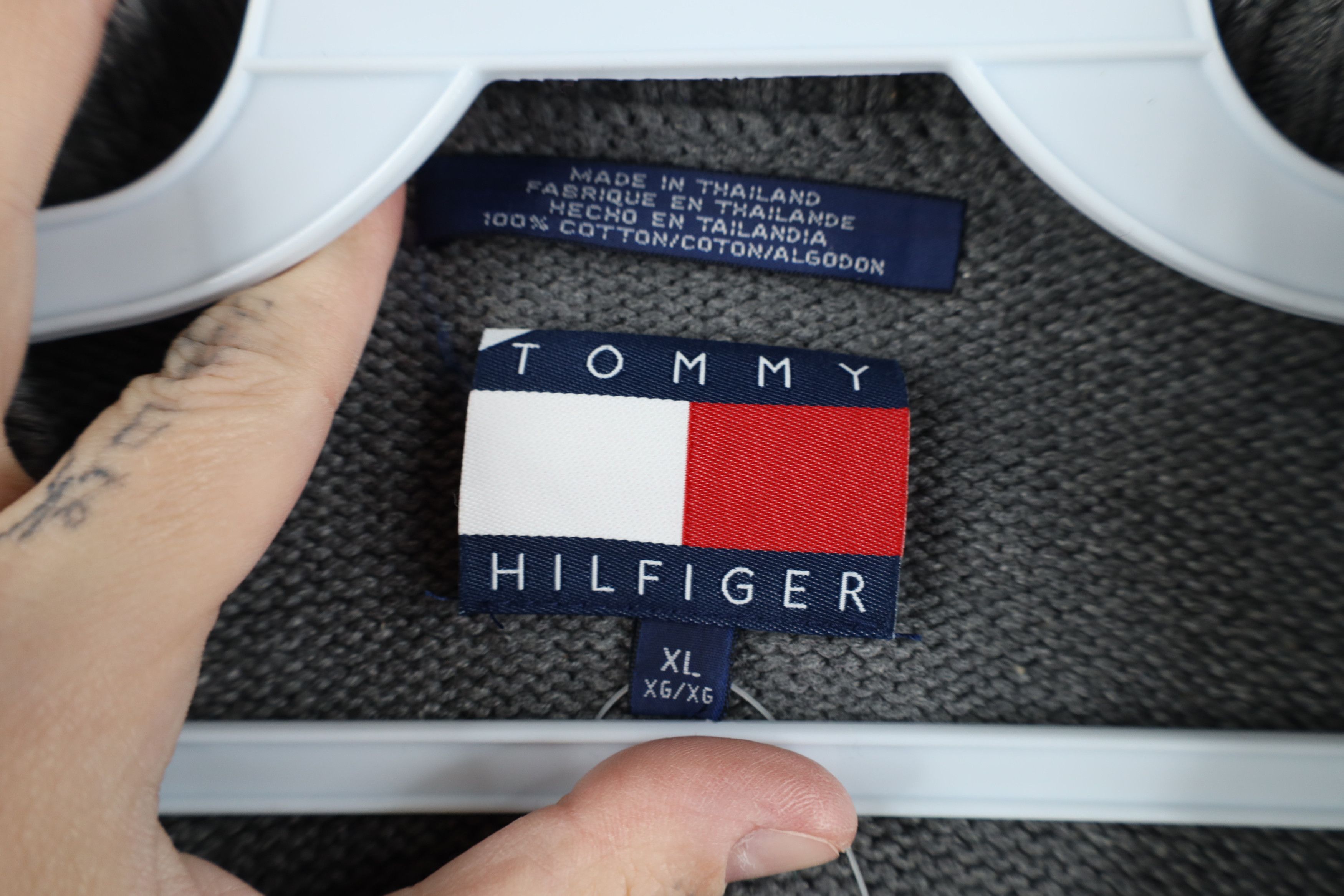 Tommy Hilfiger × Vintage Deadstock Vintage 90s Tommy Hilfiger Crest Knit Sweater Vest Size US XL / EU 56 / 4 - 6 Thumbnail