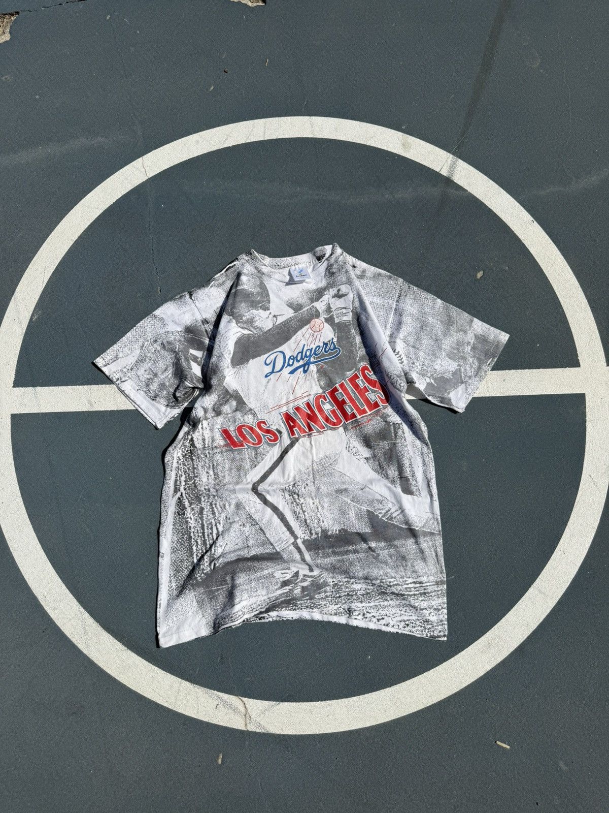 MLB Vintage 90s AOP Dodgers Tshirt Size US L / EU 52-54 / 3 - 1 Thumbnail
