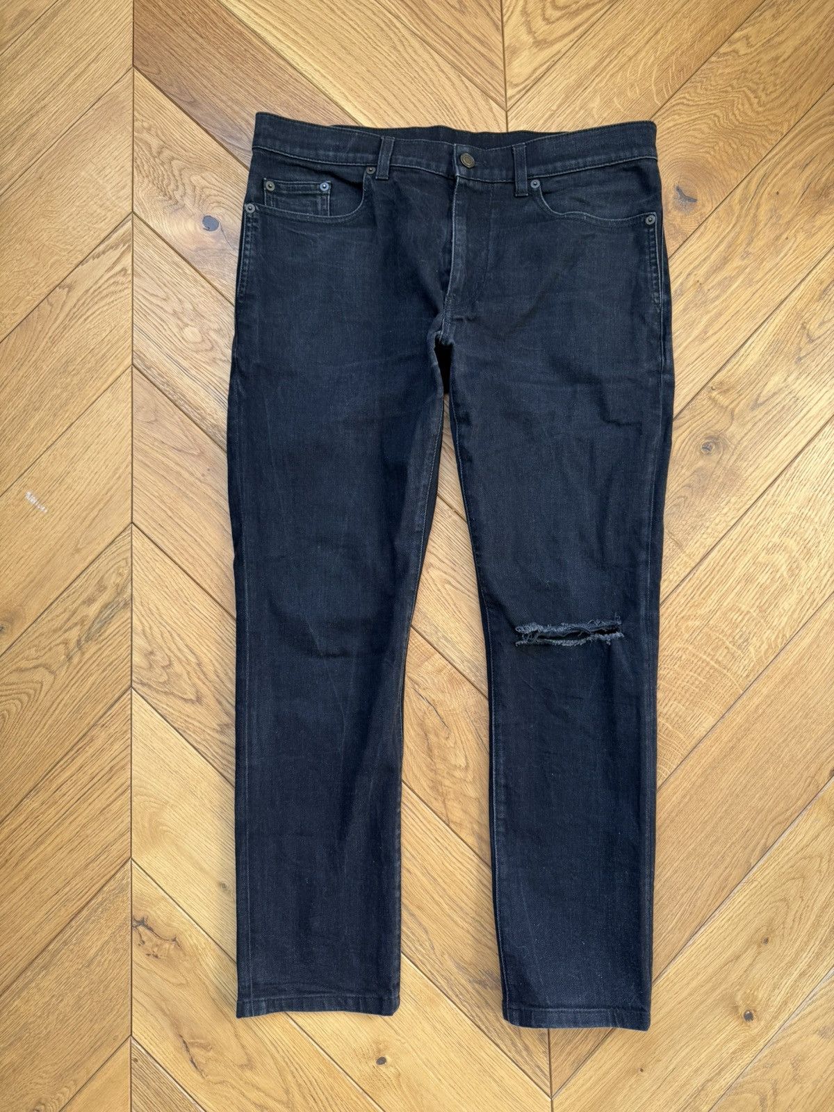 Saint Laurent Paris Saint Laurent Paris D02 distressed ripped knee jeans Size US 33 - 1 Thumbnail