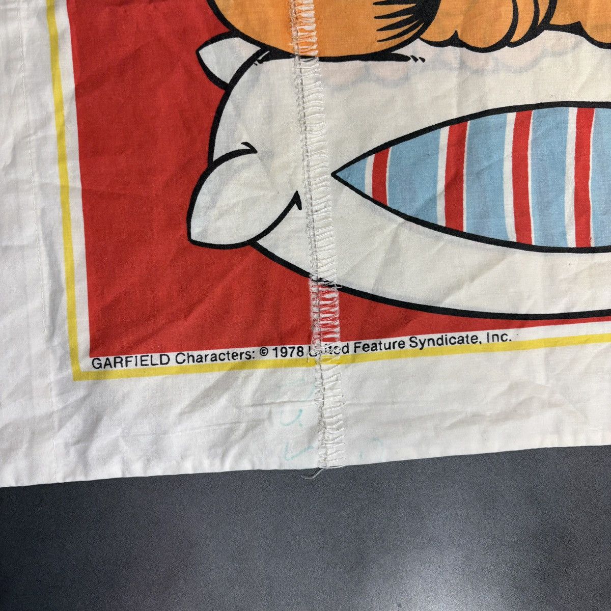 Vintage 1970s Garfield Pillow Case Vintage Bedding Bed Sheet Linens Size ONE SIZE - 4 Thumbnail