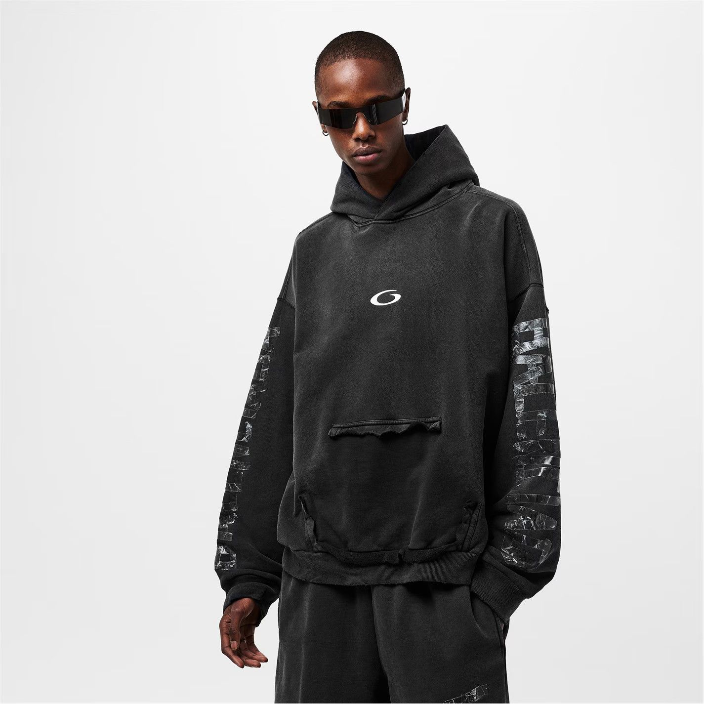 Balenciaga o1g2r1mq0226 Bal Tape Pullover Hoodie In Faded Black Size US L / EU 52-54 / 3 - 3 Thumbnail