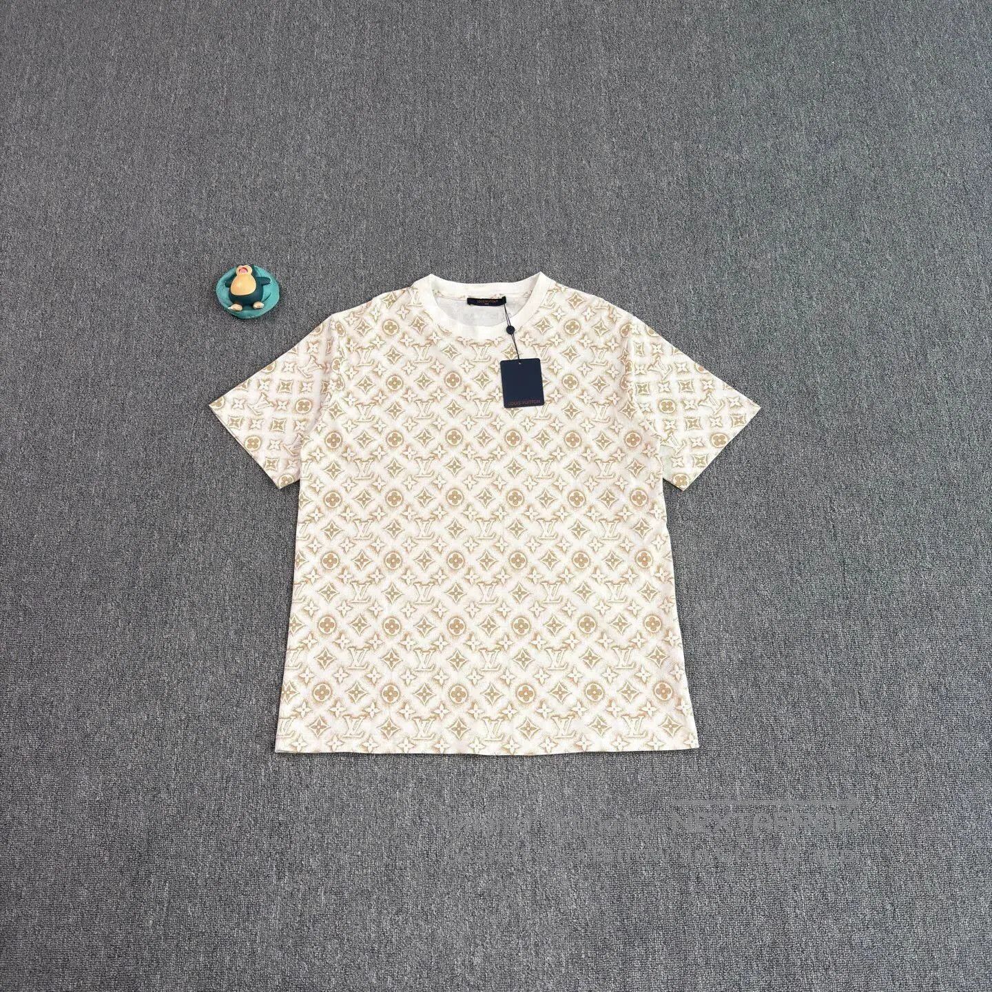 Louis Vuitton Beige Patterned Short Sleeve Shirt - XL. Size US XL / EU 56 / 4 - 1 Thumbnail