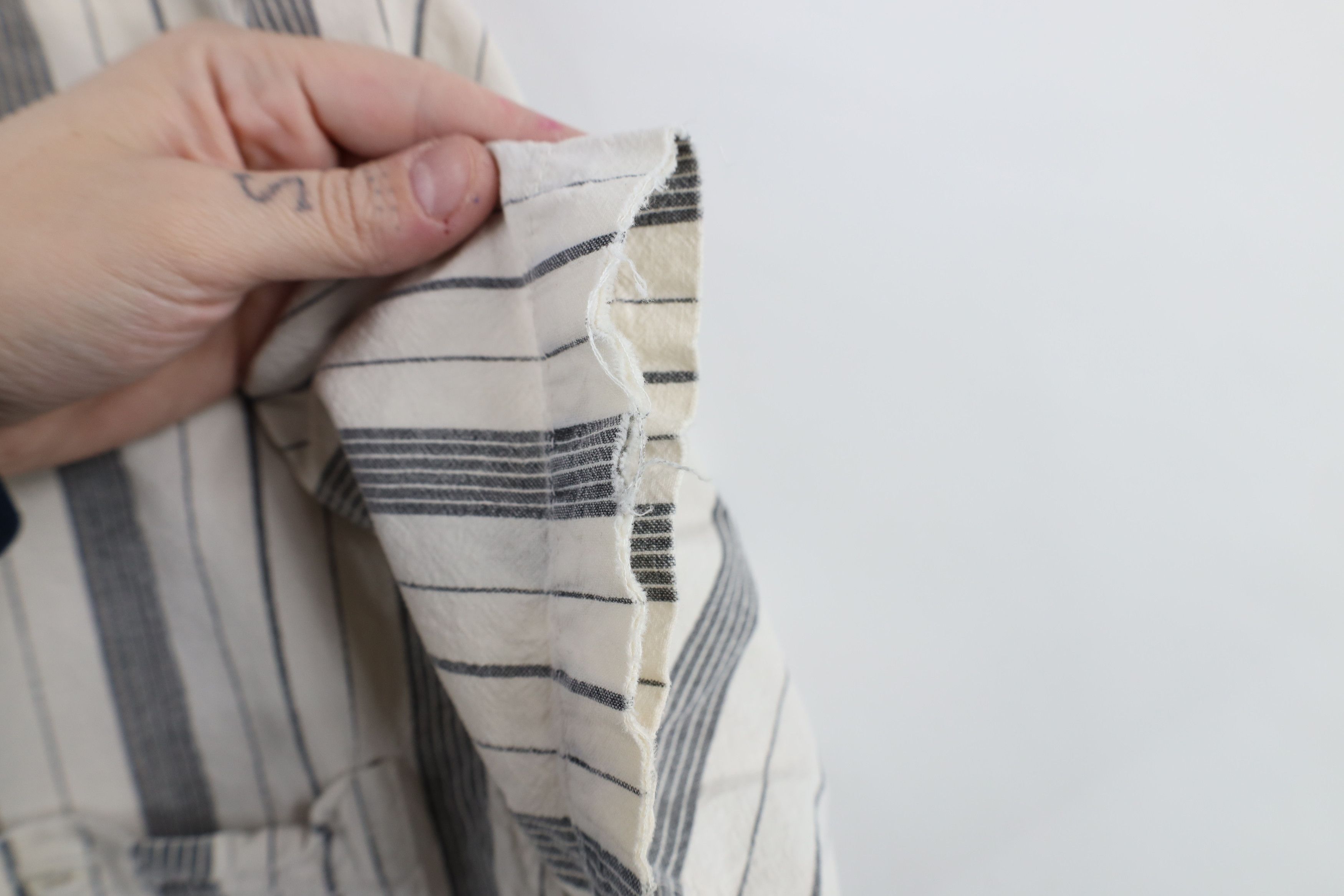 Vintage Vintage 90s Streetwear Big Pocket Striped Button Shirt Size US L / EU 52-54 / 3 - 9 Thumbnail