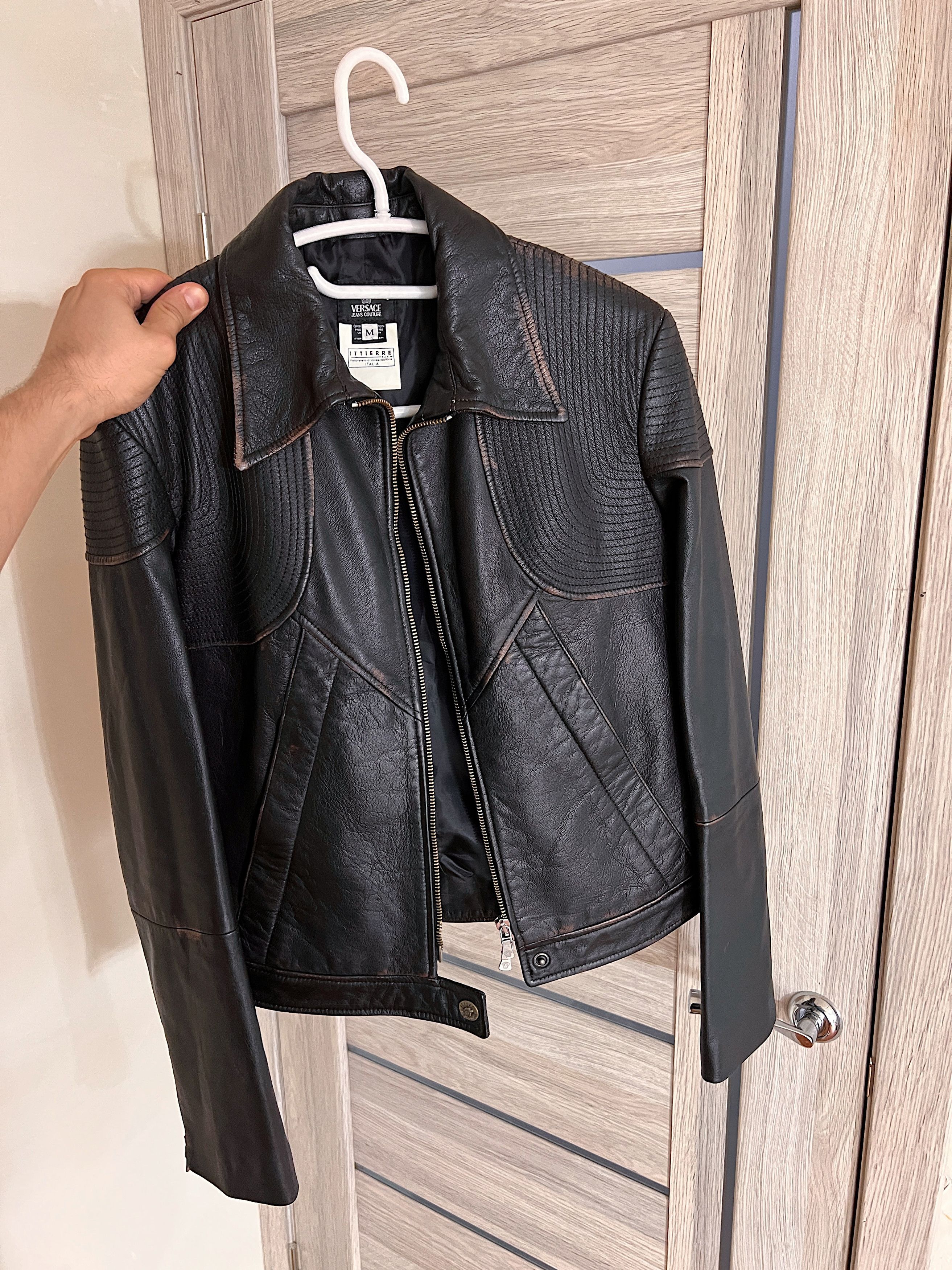 Versace × Versace Jeans Couture × Vintage Versace Jeans Couture Leather Jacket Distressed Design Size M / US 6-8 / IT 42-44 - 2 Thumbnail