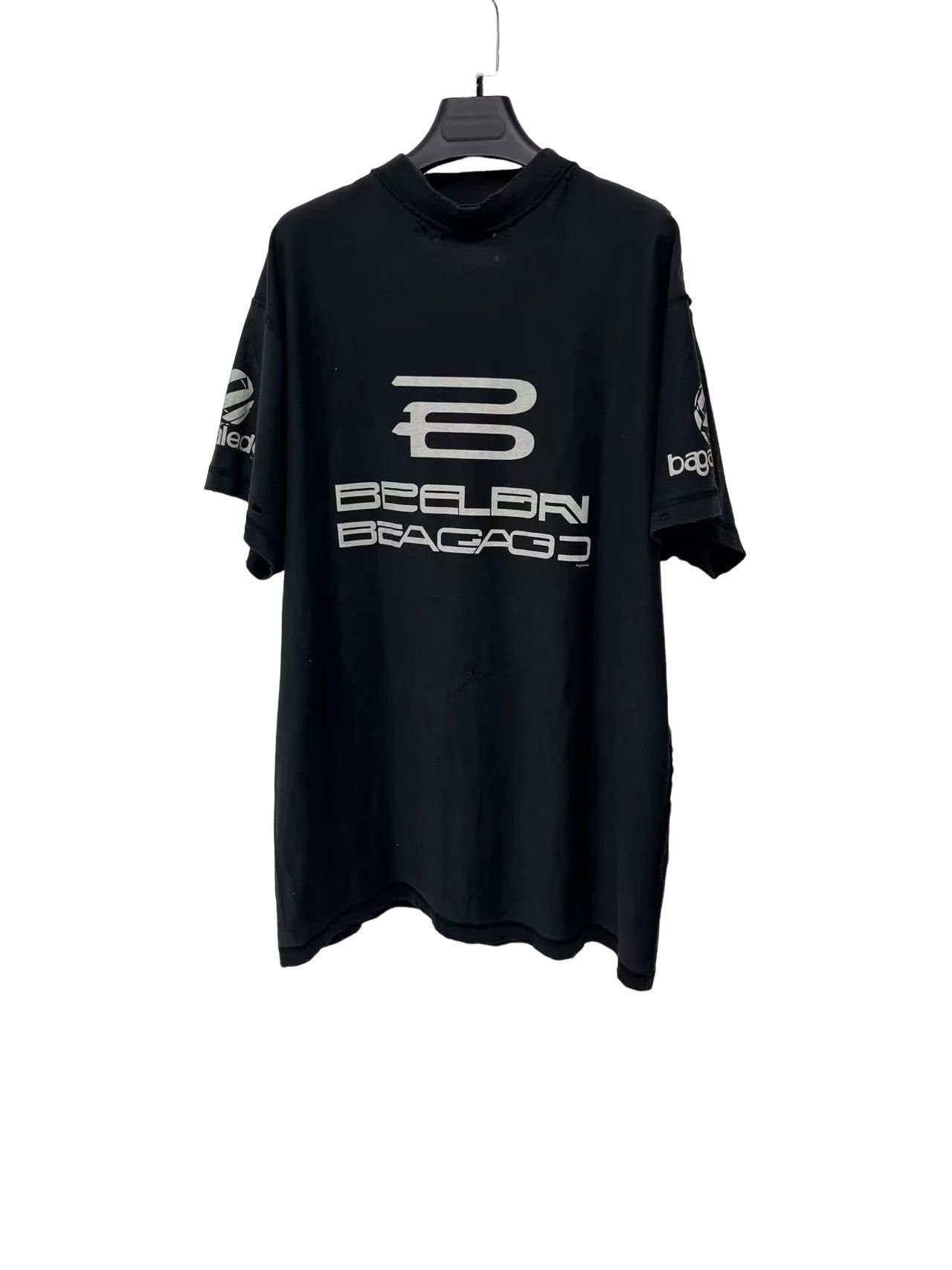 Balenciaga Balenciaga Logo Graphic Distressed T-Shirt Size 1 Size US S / EU 44-46 / 1 - 1 Thumbnail