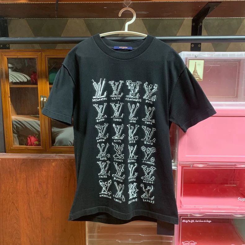 Louis Vuitton Louis Vuitton Black gesture short sleeves Size US S / EU 44-46 / 1 - 1 Thumbnail