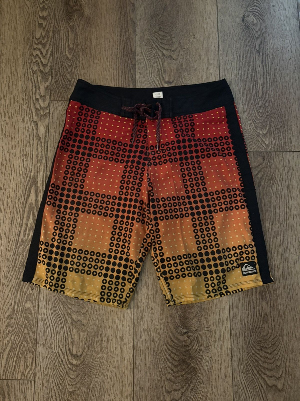 Quiksilver Vintage Quiksilver board shorts Size US 32 / EU 48 - 1 Thumbnail
