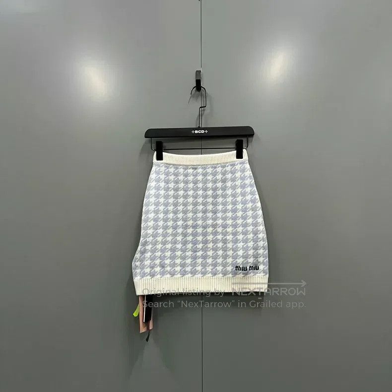 Miu Miu 38 Embroidered logo houndstooth knit skirt