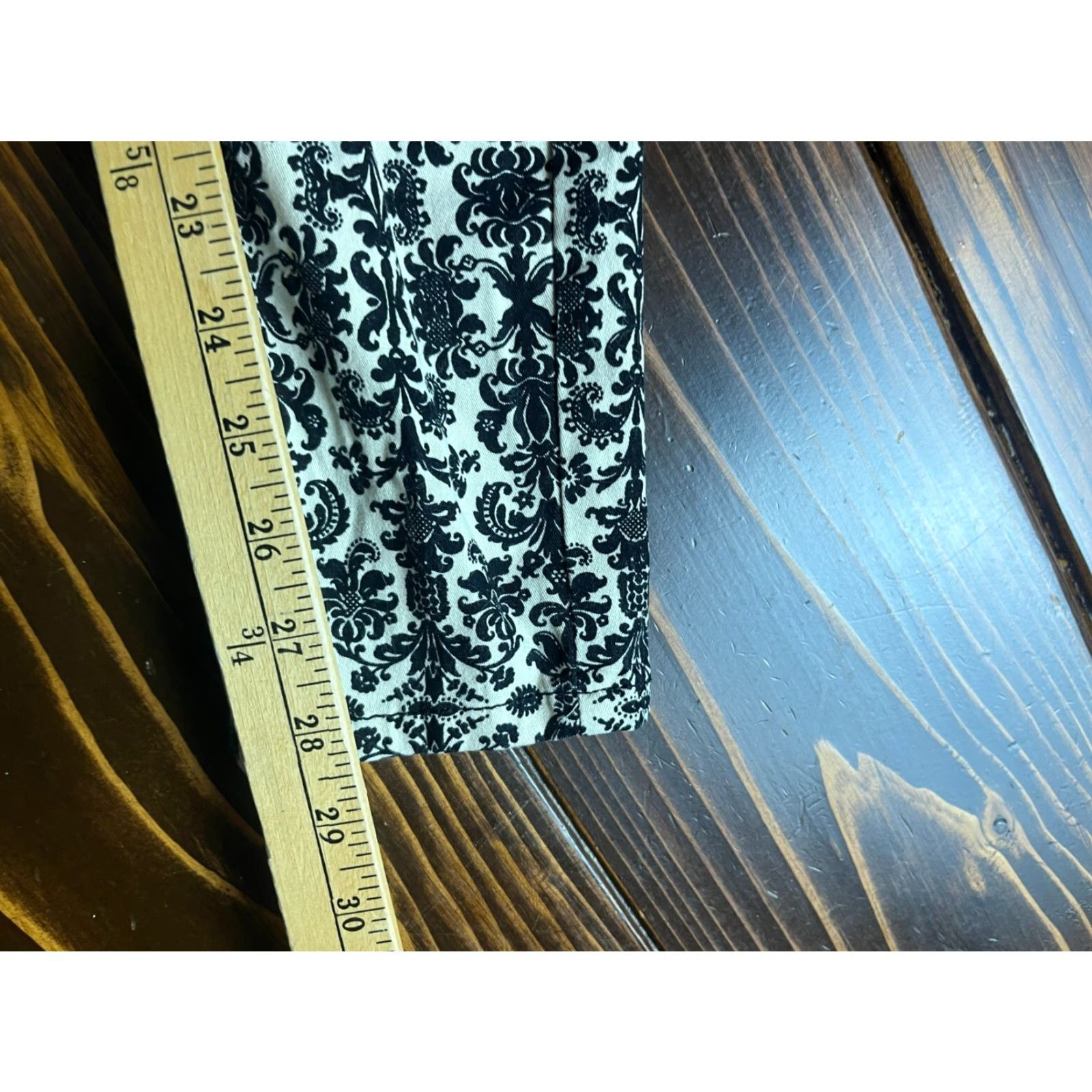 Forever 21 FOREVER 21 Jeans Women's 27 Skinny Floral Pockets Brown Black Tan Regular Inseam 28.5 in 27 Pockets Womens Vintage: No Size 27" / US 4 / IT 40 - 6 Thumbnail