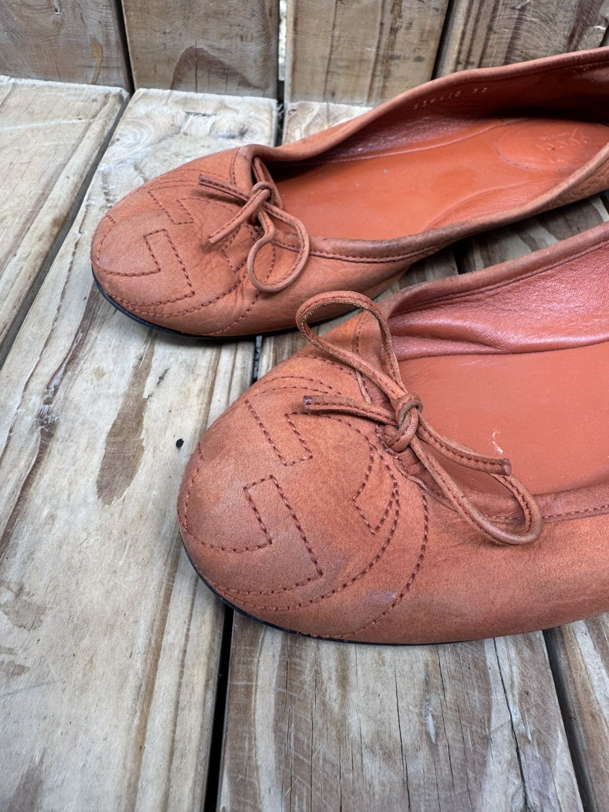 Gucci Gucci Orange women’s leather ballet flats EUR 37 US 7 Size US 7 / IT 37 - 21 Thumbnail