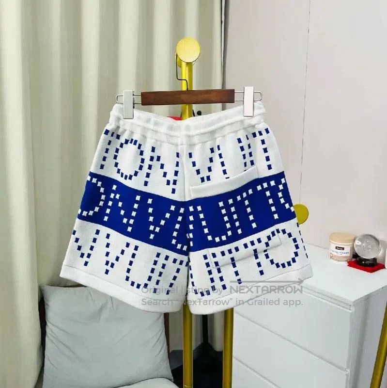 Other Louis Vuitton White Wool Women's Shorts . Size 22" - 2 Thumbnail
