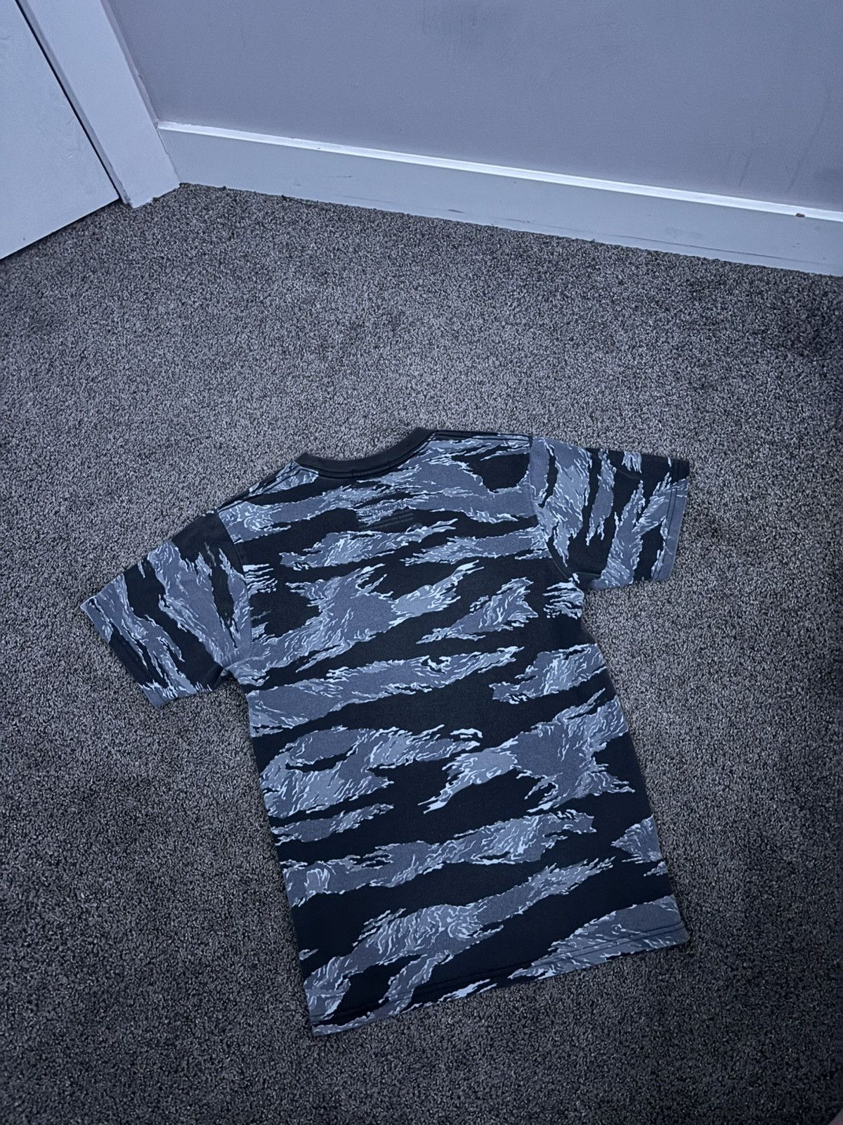 Bape Bape tiger 2017 t-shirt Size US S / EU 44-46 / 1 - 3 Thumbnail