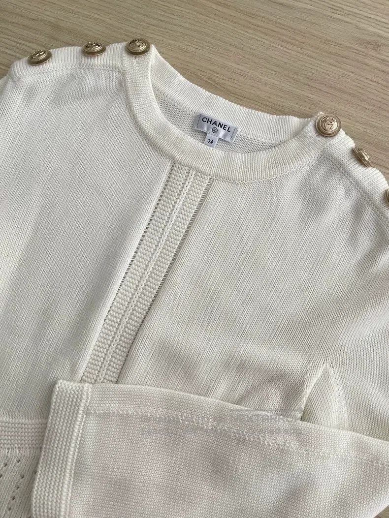 Chanel Chanel 2023 Early Spring Vacation Series 23c Cream White V Size XXS / US 00 / IT 34 - 4 Thumbnail