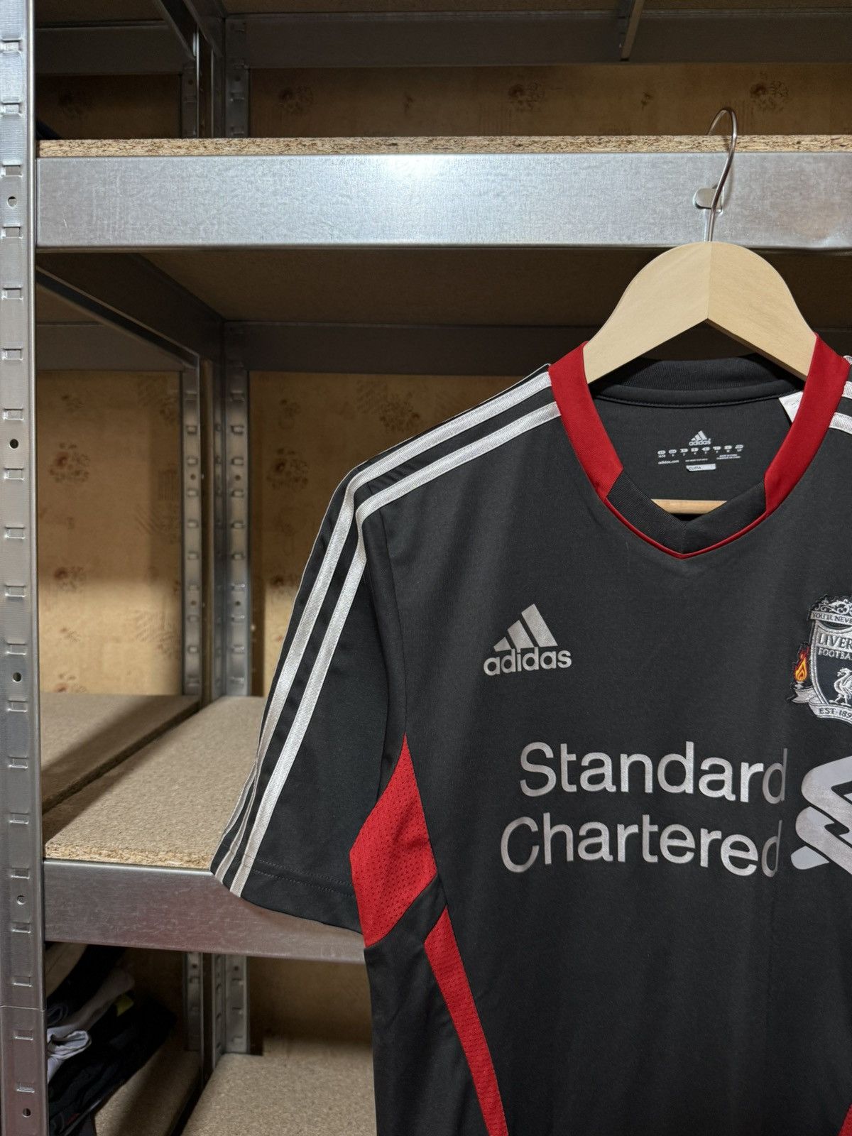 Adidas Vintage Adidas FC Liverpool 2011 2012 Training Soccer Jersey Size US S / EU 44-46 / 1 - 3 Thumbnail