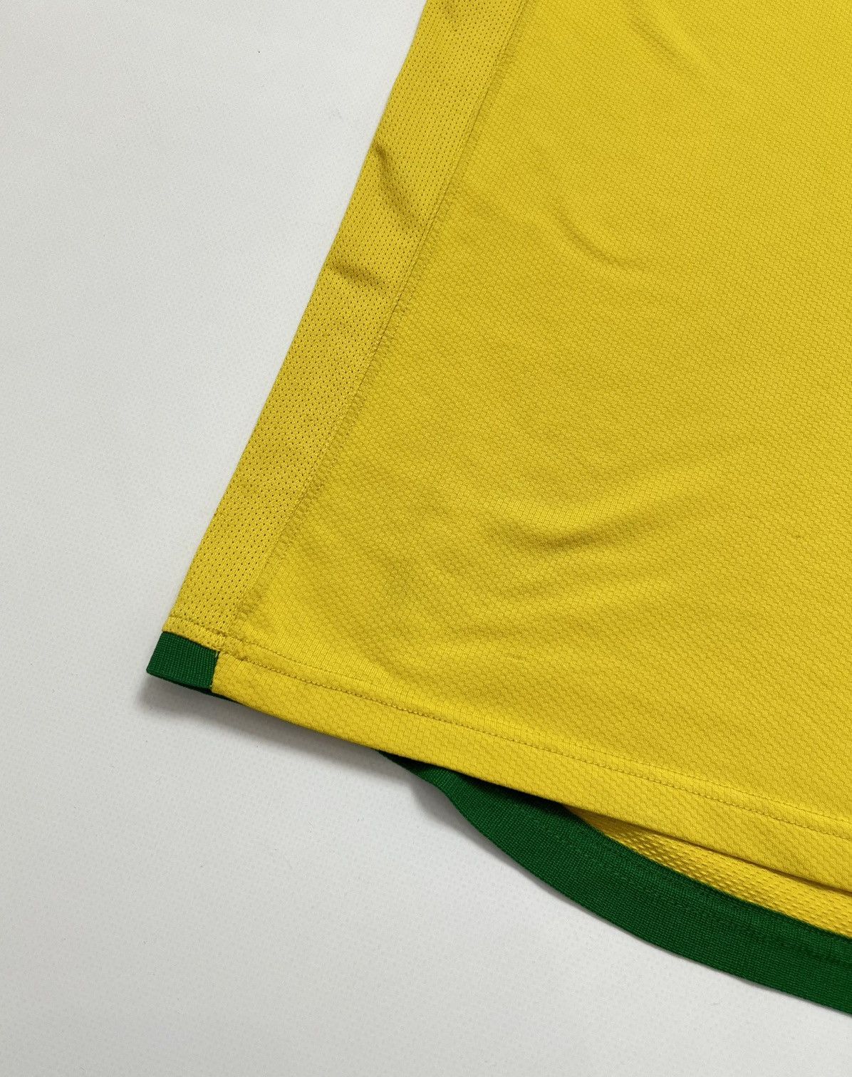 Nike Brazil Vintage Soccer Jersey 00s Size US L / EU 52-54 / 3 - 10 Thumbnail