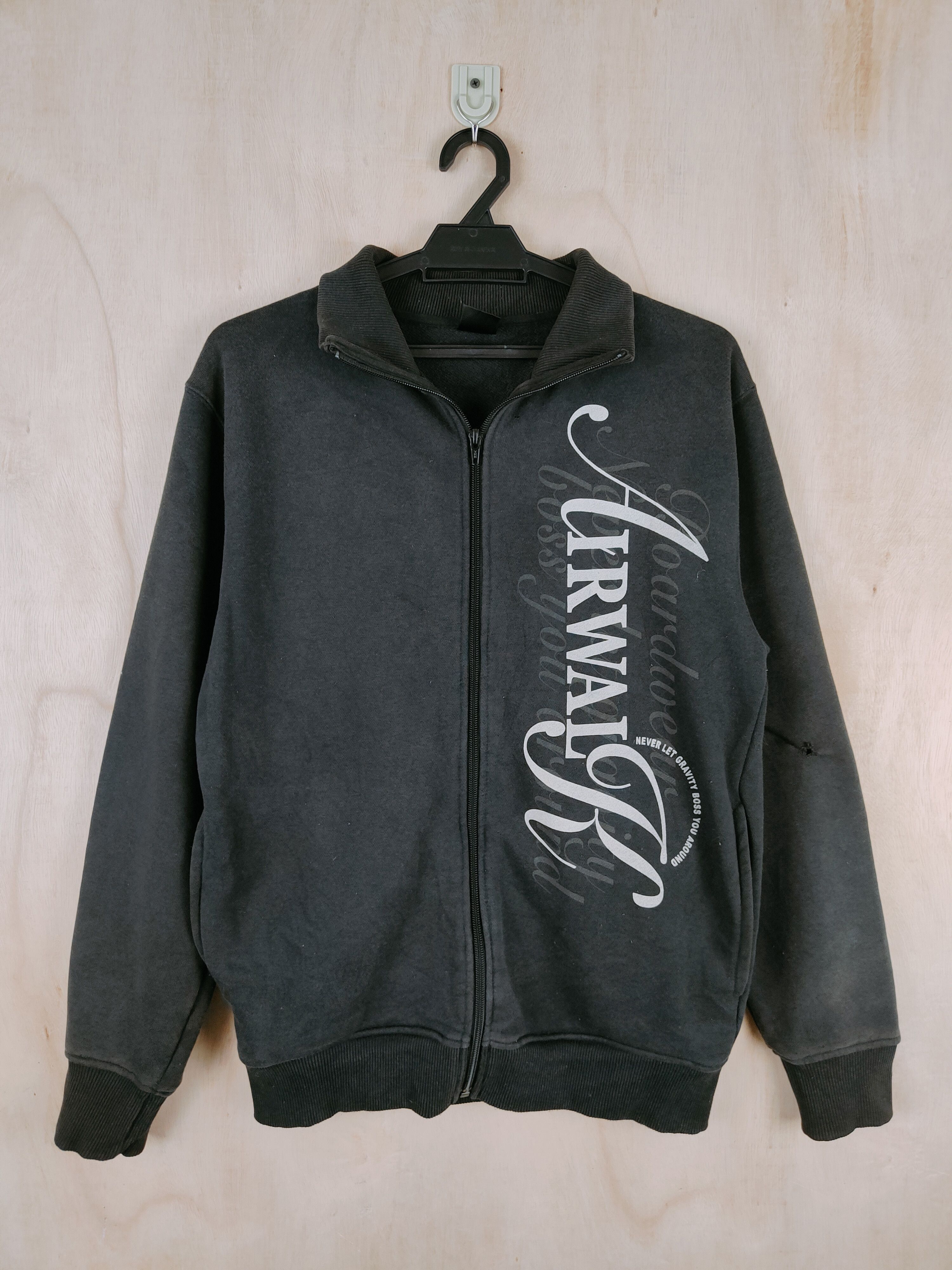 Airwalk Airwalk vintage Black Faded Sweaters #S2597 Size US M / EU 48-50 / 2 - 1 Thumbnail