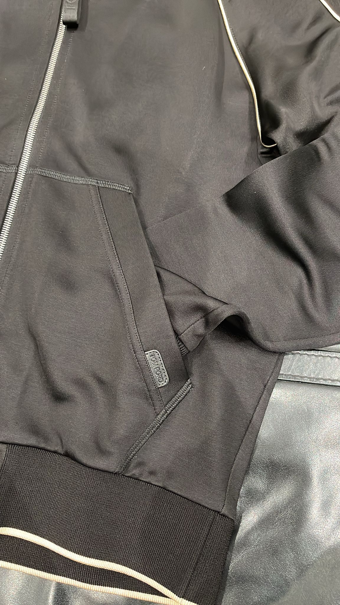 o1loc1c1225 JZL005 Cut & Sewn Jacket in Black