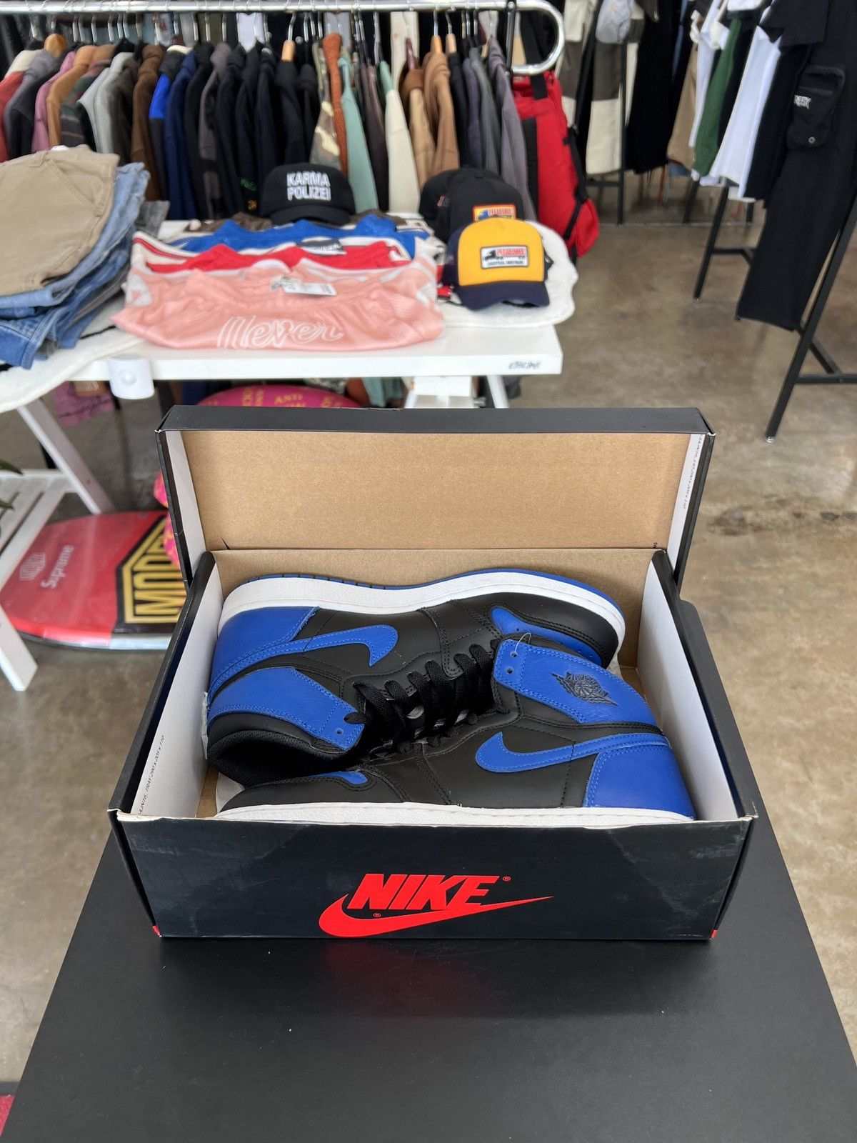 Jordan Brand Jordan 1 Royal sz. 7Y Size US 7 / EU 40 - 10 Thumbnail