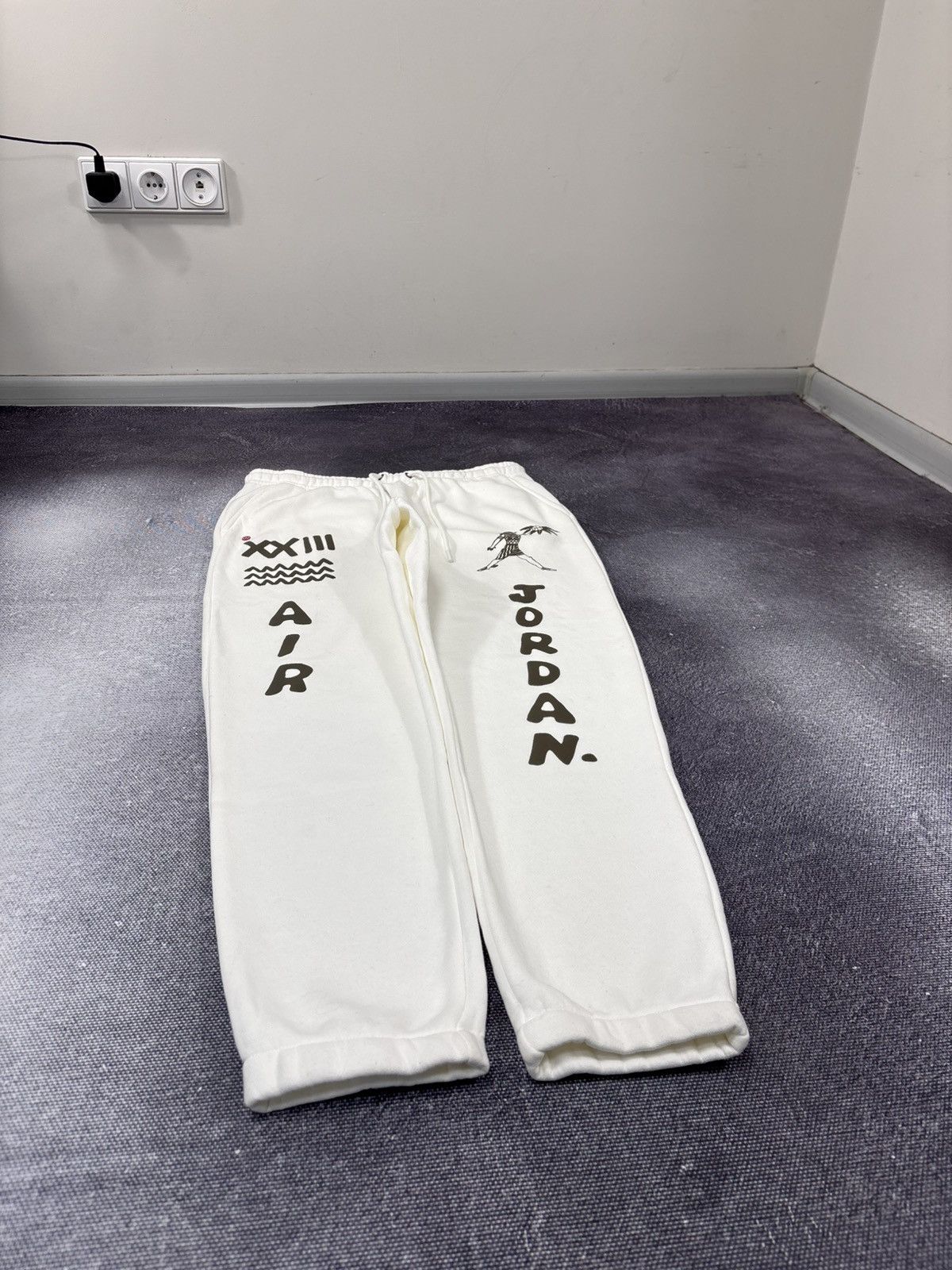 Jordan Brand Nike Air Jordan NWT Artist Series By Umar Rashid Sweatpants Size US 32 / EU 48 - 3 Thumbnail