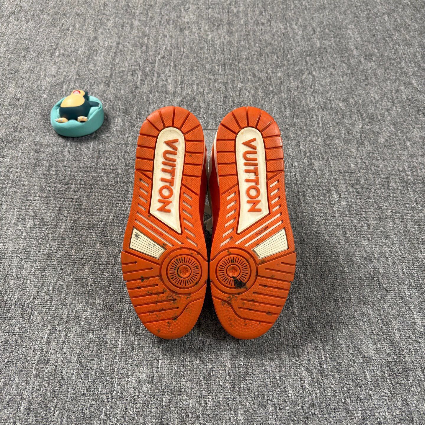 Louis Vuitton LV Trainer White Orange Embossed AOP 9/10 40 Size US 7 / EU 40 - 4 Thumbnail