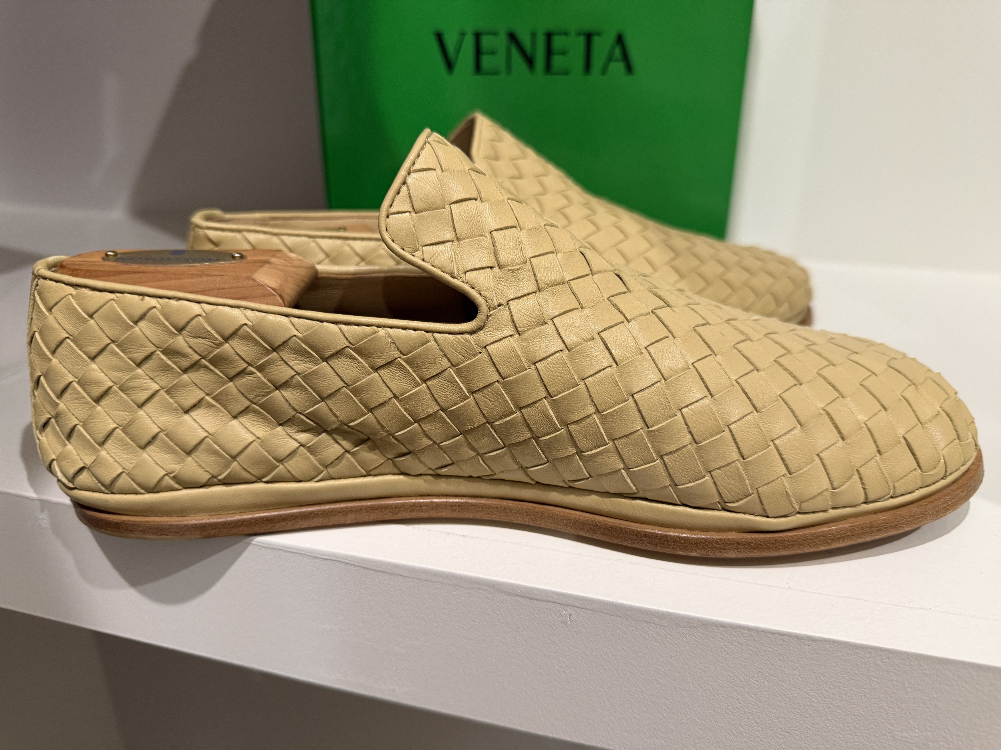 Bottega Veneta Bottega Veneta Opaque Weave Leather Shoes in Cane Sugar 40.5 Size US 7.5 / EU 40-41 - 4 Thumbnail