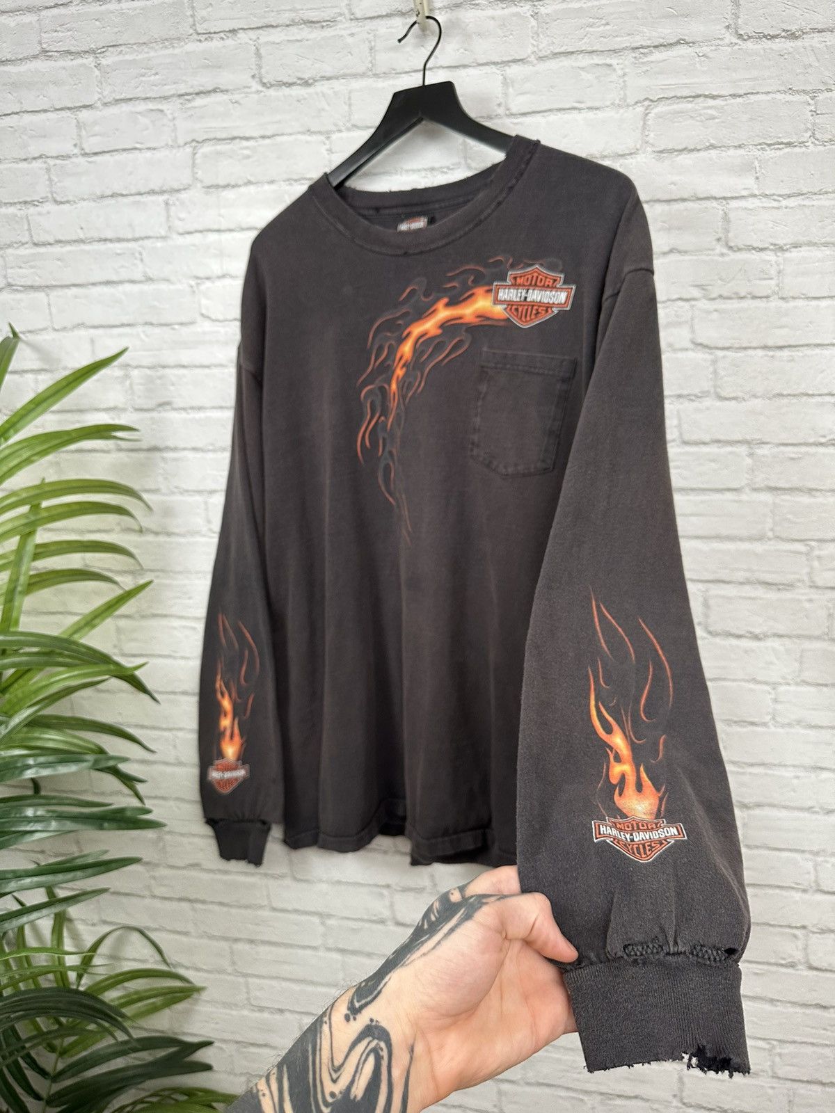 Harley Davidson (XXL) ABSOLUTELY THRASHED & FADED Harley Davidson Longsleeve Size US XXL / EU 58 / 5 - 2 Thumbnail