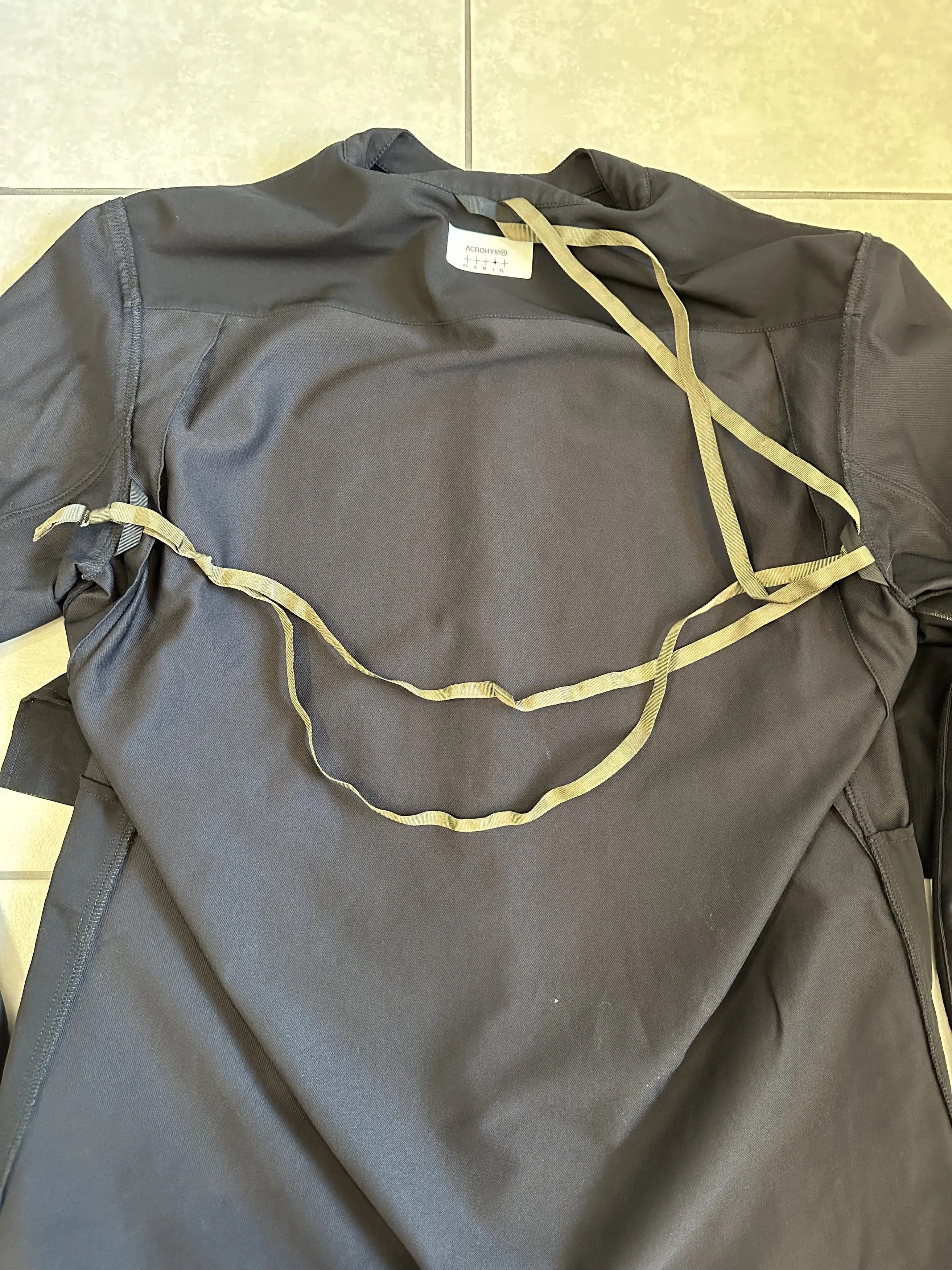 Acronym Acronym LA6A-DS - Large Size US L / EU 52-54 / 3 - 4 Thumbnail