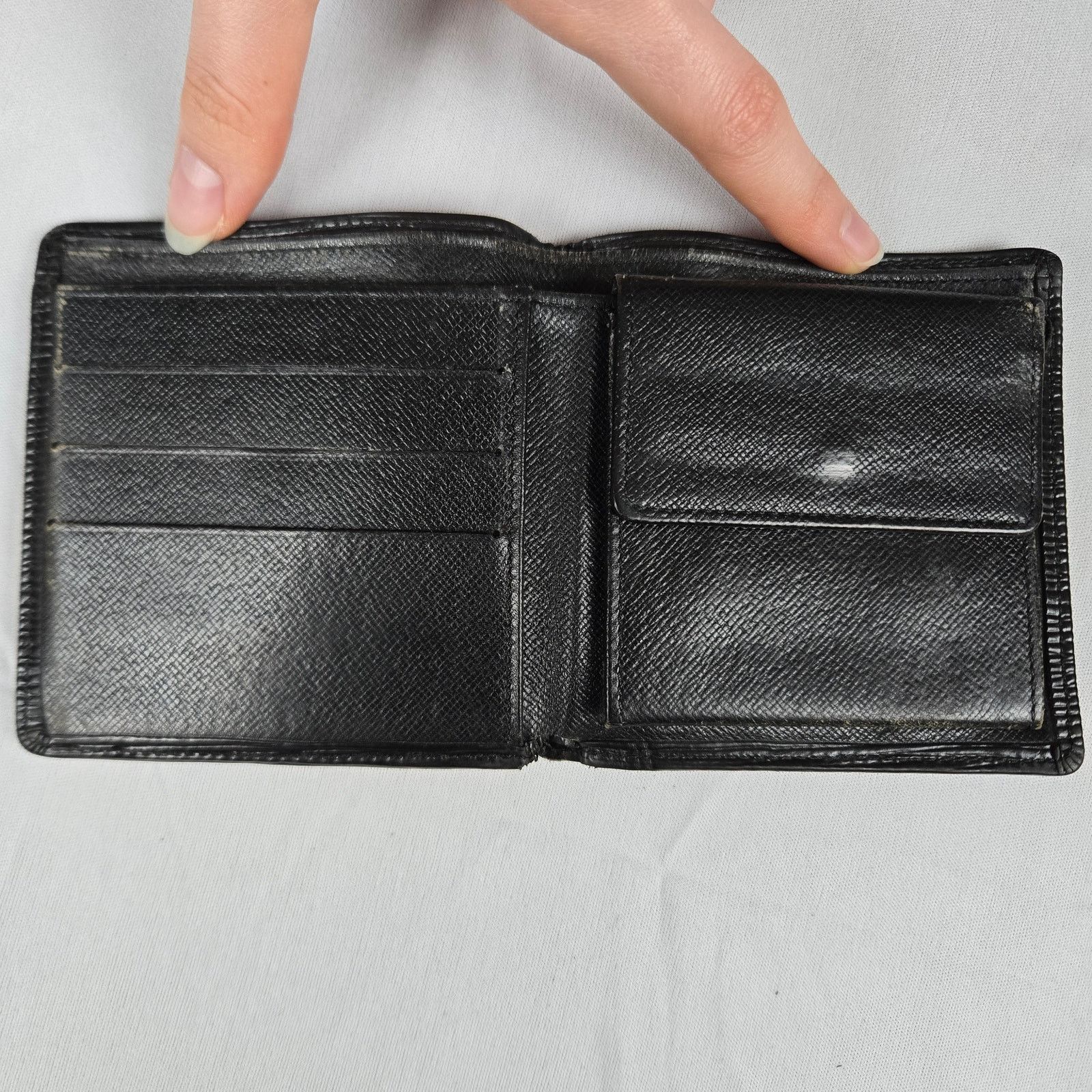 Louis Vuitton Louis Vuitton Black Leather Epi Bifold Wallet Size ONE SIZE - 6 Thumbnail