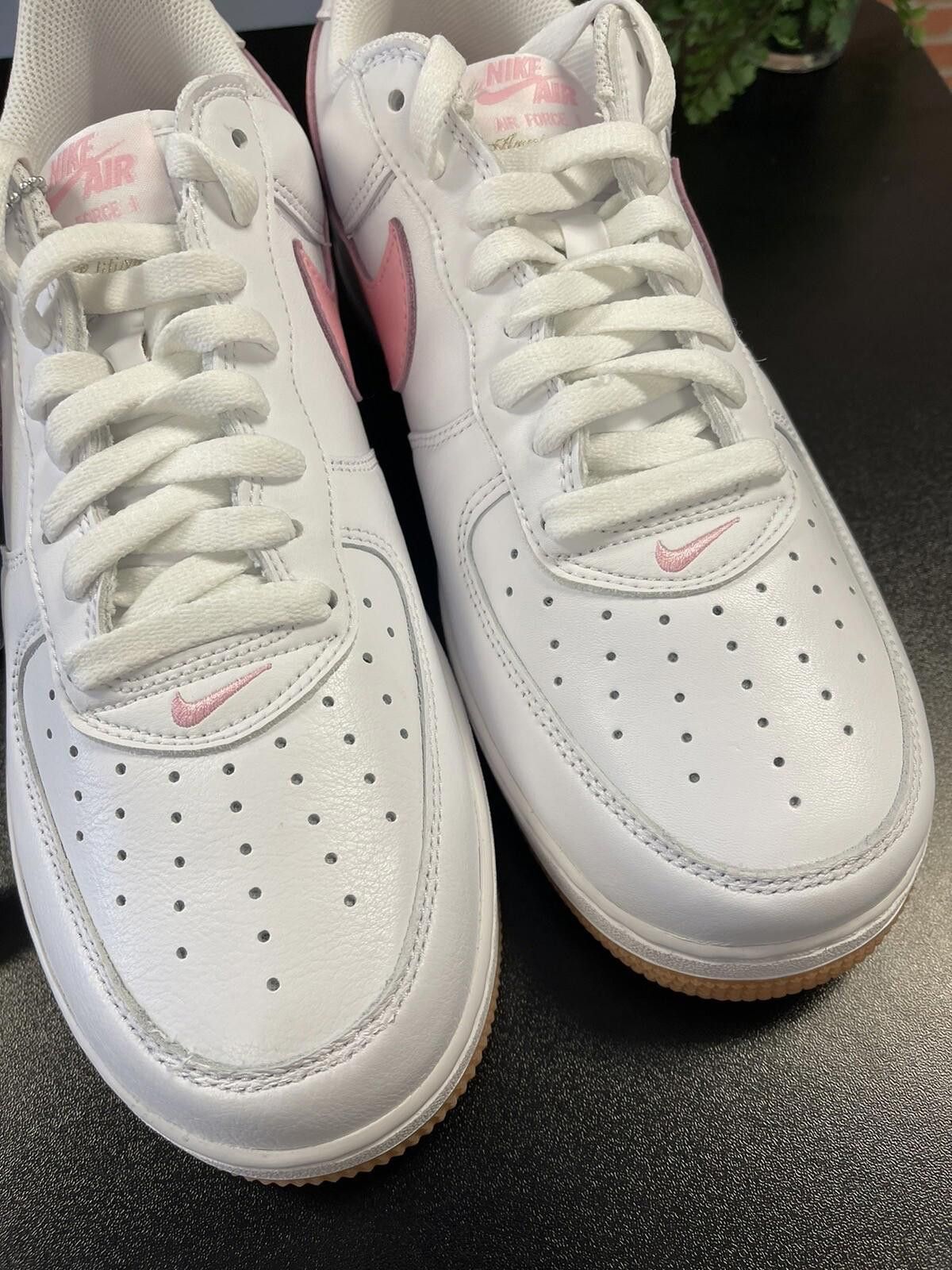 Nike Size 11 - Nike Air Force 1 Low Retro Valentines Day White Size US 11 / EU 44 - 8 Thumbnail