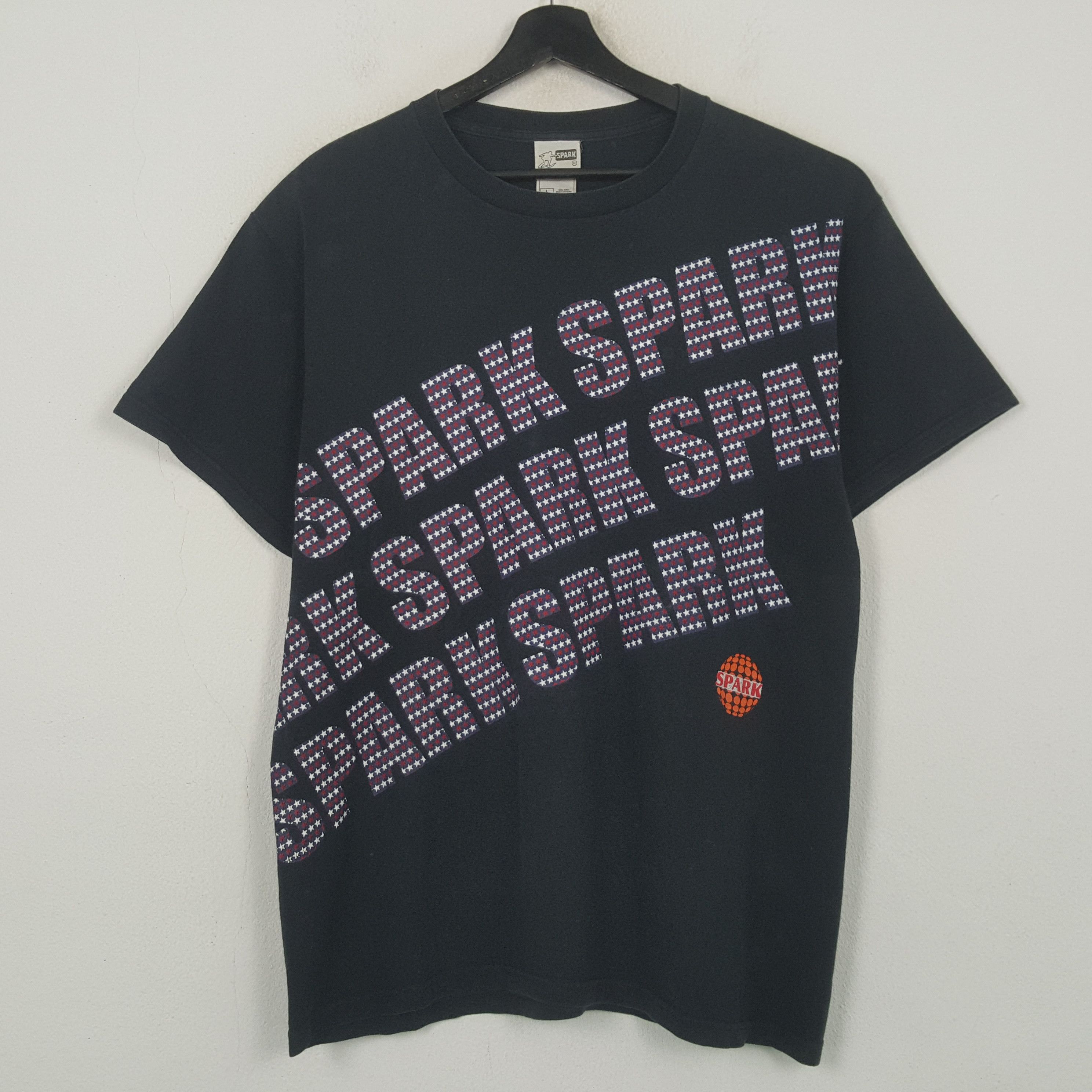 Vintage Spark Streetwear Skateboard Style Tshirt RR25 Size US L / EU 52-54 / 3 - 1 Thumbnail