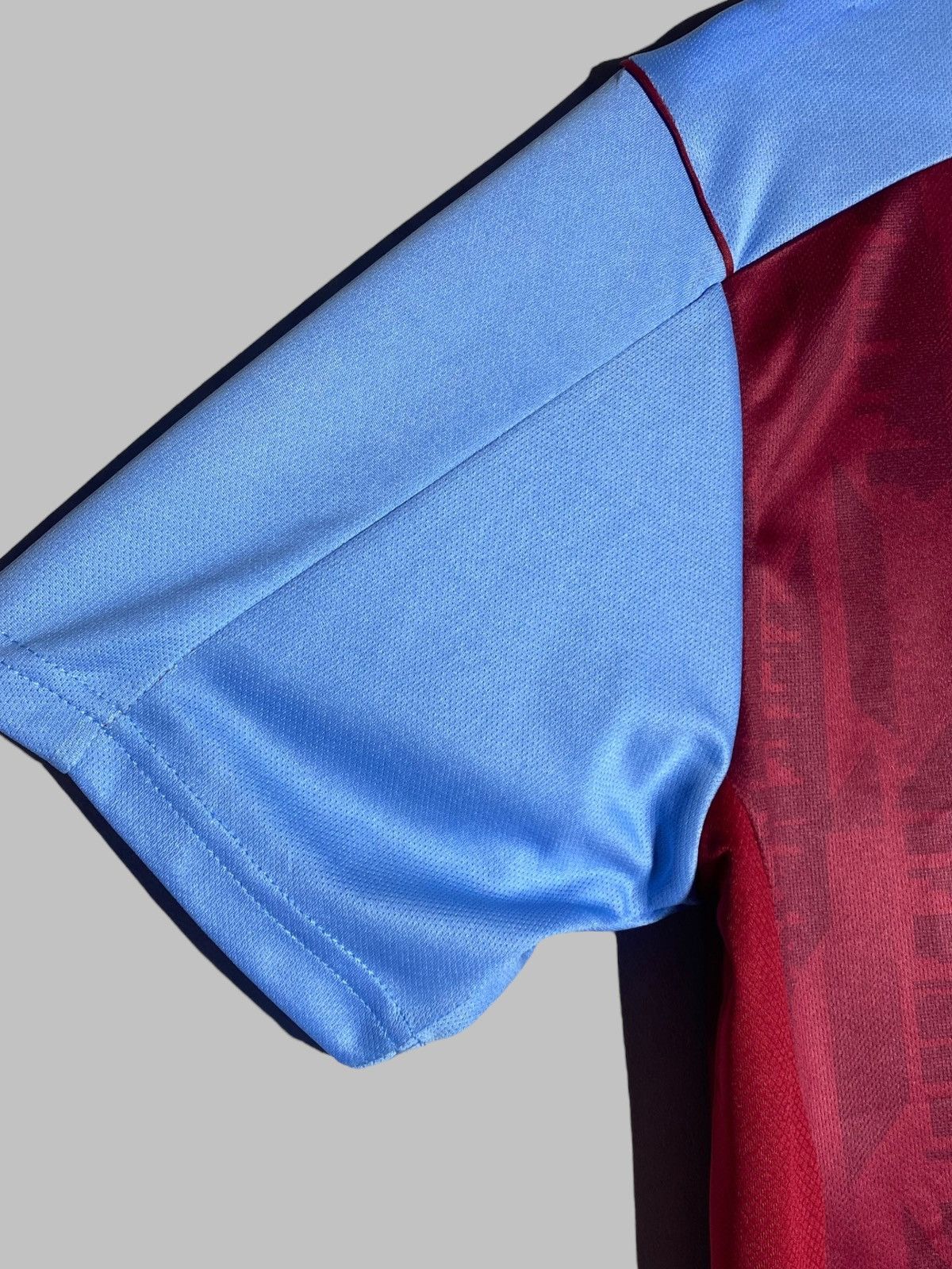 Other 🔥 00s ASTON VILLA JERSEY Y2K CASTOR BLOKECORE ESSENTIAL L Size US L / EU 52-54 / 3 - 11 Thumbnail