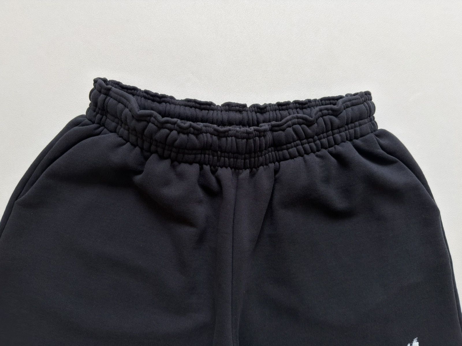 Vetements ‘Anarchy’ Print Black Raw Hem Shorts Size US 32 / EU 48 - 3 Thumbnail