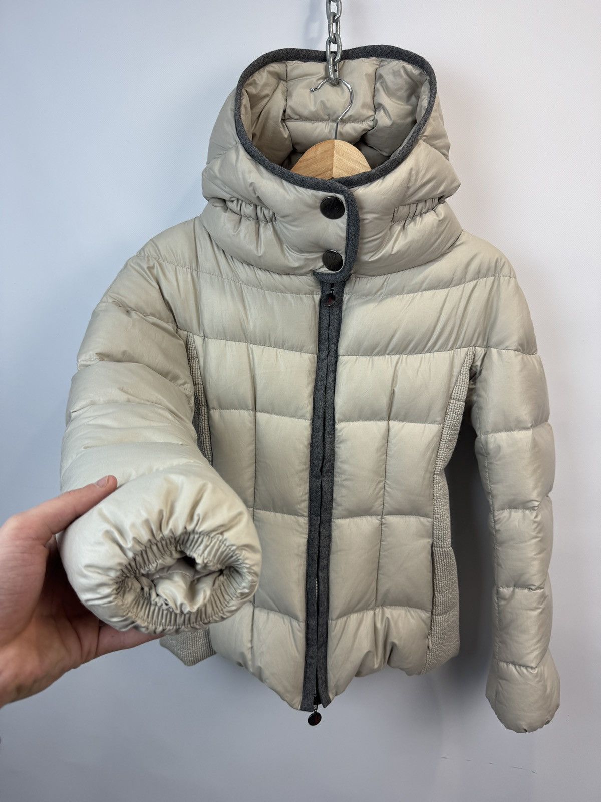 Moncler Moncler Signac Hood Down Puffer Jacket Women’s Beige Size 1 Size XS / US 0-2 / IT 36-38 - 2 Thumbnail