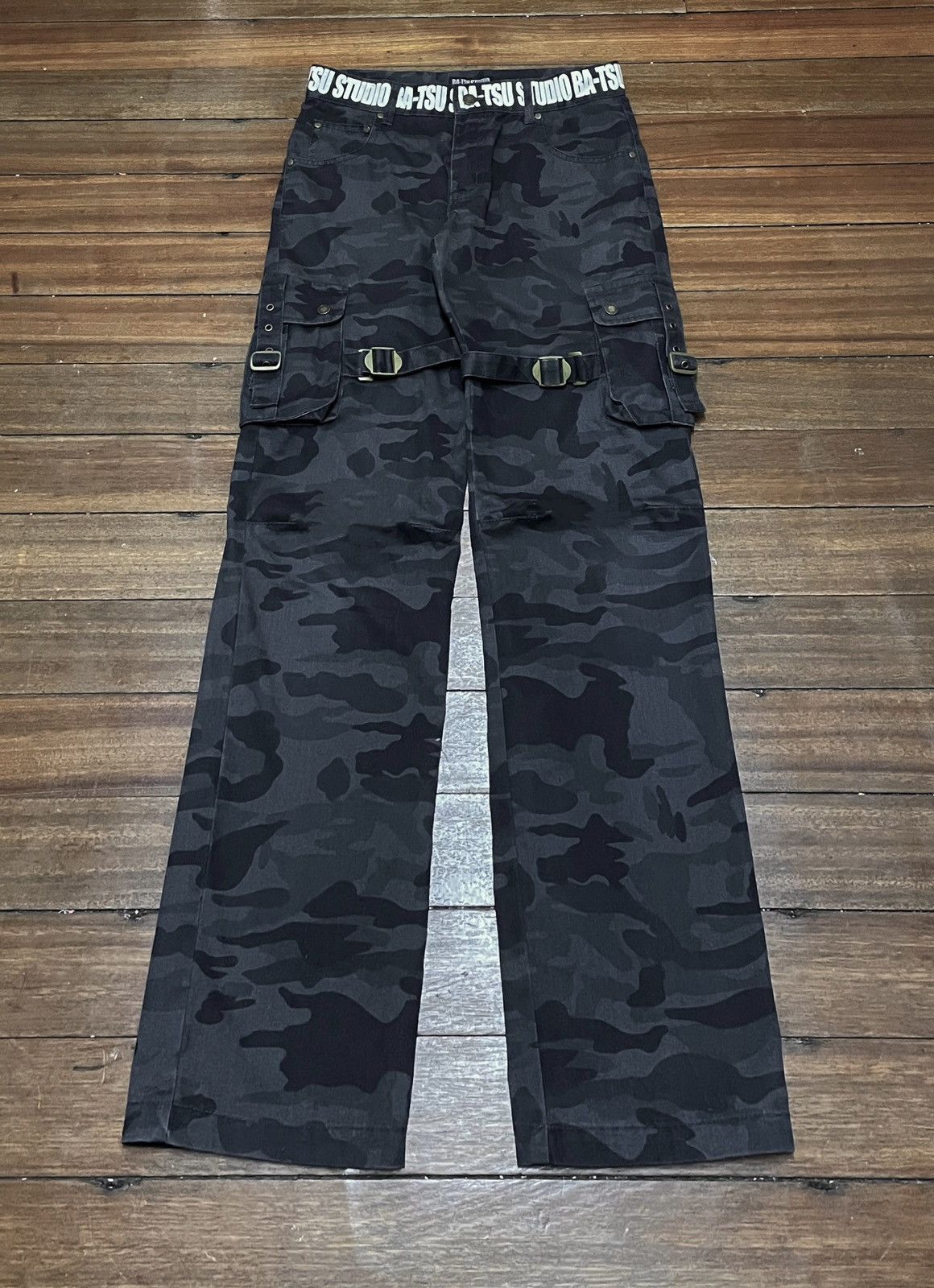 14th Addiction × Japanese Brand × Le Grande Bleu (L.G.B.) Vintage Japanese Brand Ba-Tsu Studio Tactical Pants 2000s Size US 29 - 1 Thumbnail