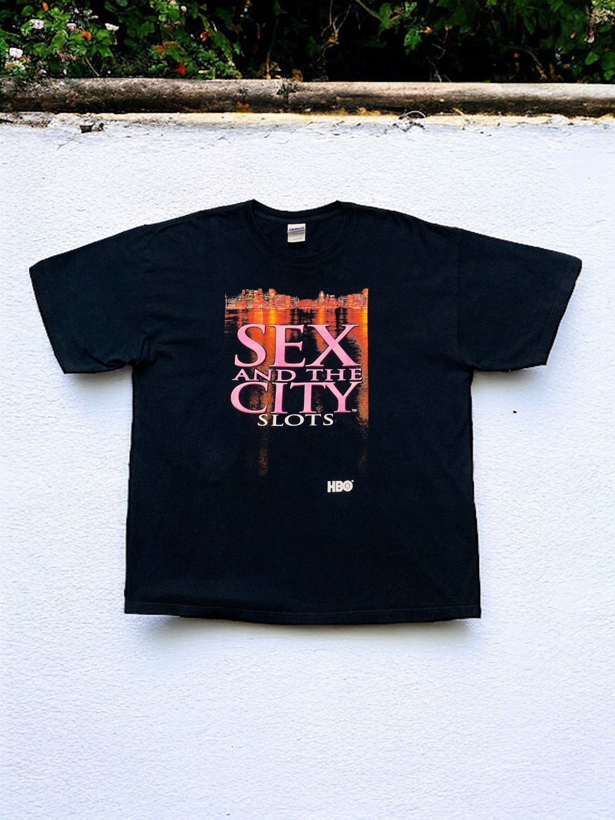 トップス 00s anvil SEX AND THE CITY tee movie Sex And The City HBO T shirt Vintage Graphic Black Crew Neck