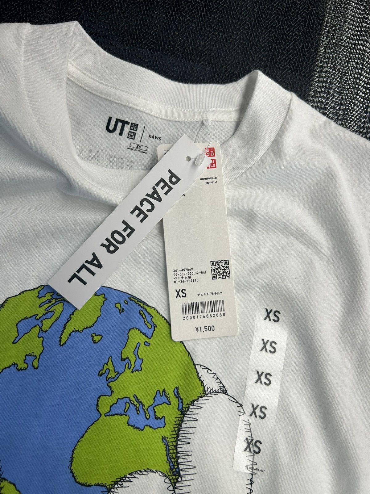 Kaws Kaws T-shirt Size US XS / EU 42 / 0 - 3 Thumbnail