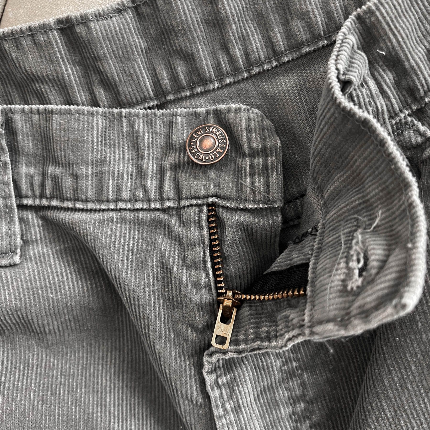 Vintage 70's Levi's 626 Corduroy Boot Cut Classic 5-Pocket Pants USA Size US 32 / EU 48 - 4 Thumbnail