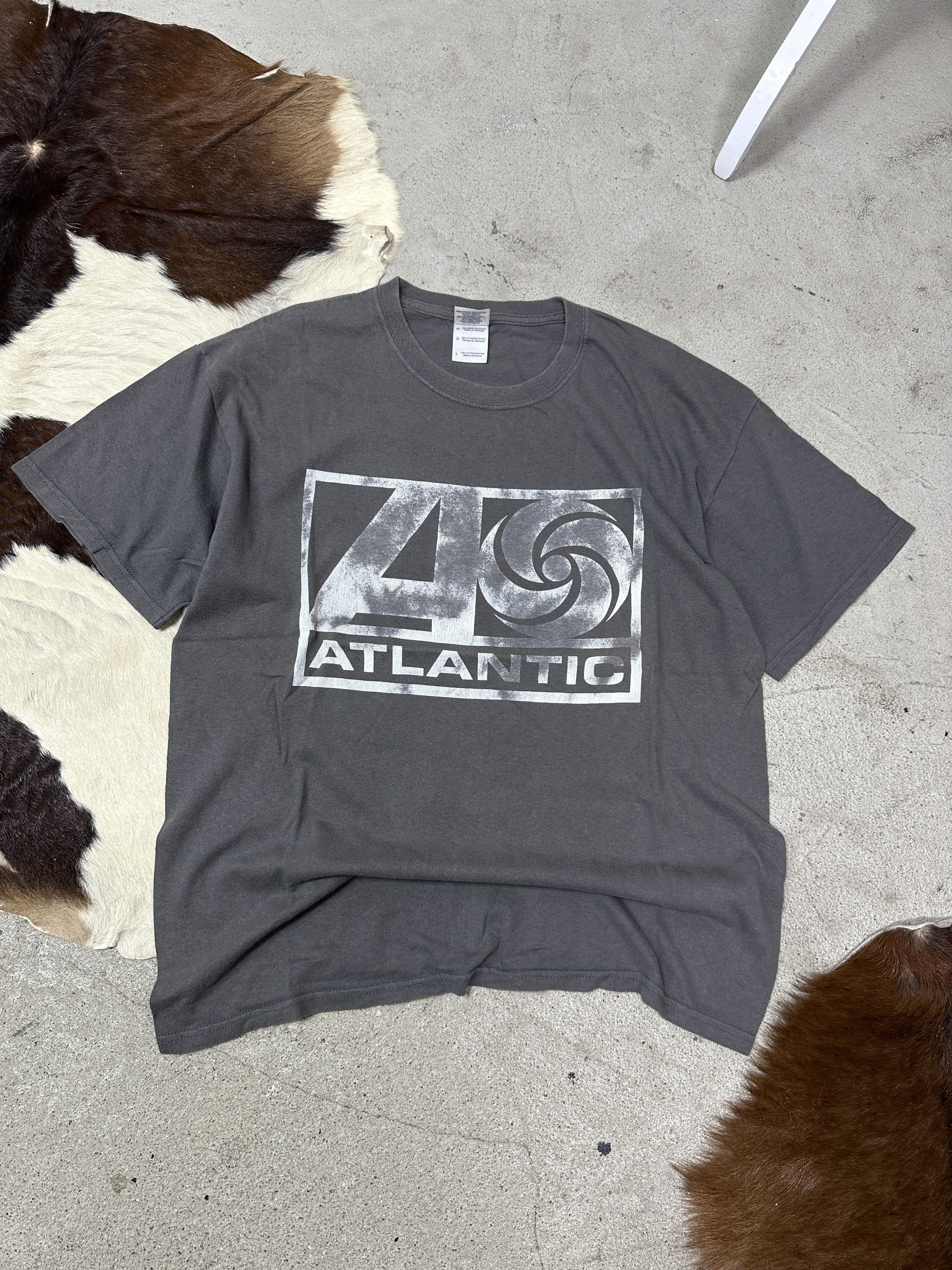 Vintage Vintage Streetwear Sporty Atlantic Printed T-shirt Y2K Size US L / EU 52-54 / 3 - 1 Thumbnail