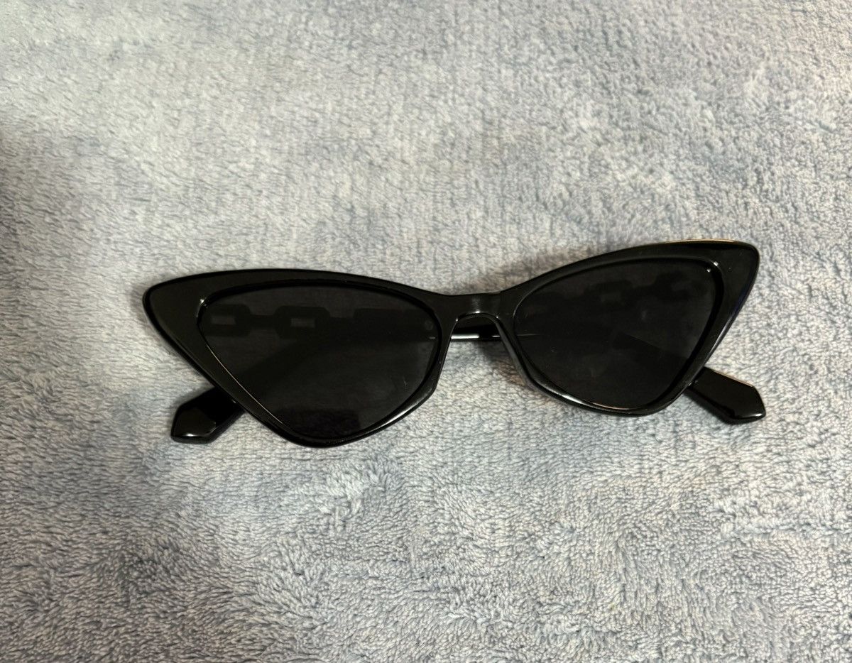 Other × Vintage Y2K Style Chain Link All Black Triangle Cat Eye Sun glasses Size ONE SIZE - 2 Thumbnail