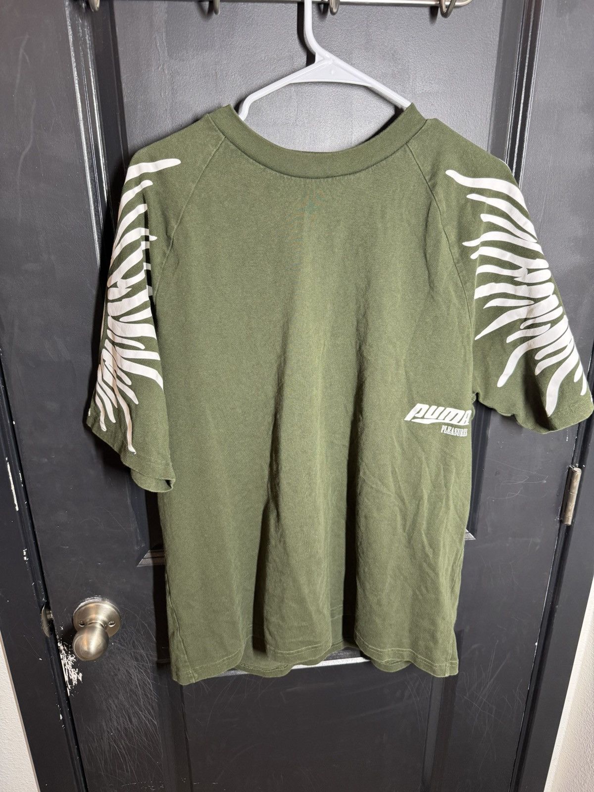 Pleasures × Puma Pleasures x Puma Sun Sleeve Tee Size US L / EU 52-54 / 3 - 1 Thumbnail