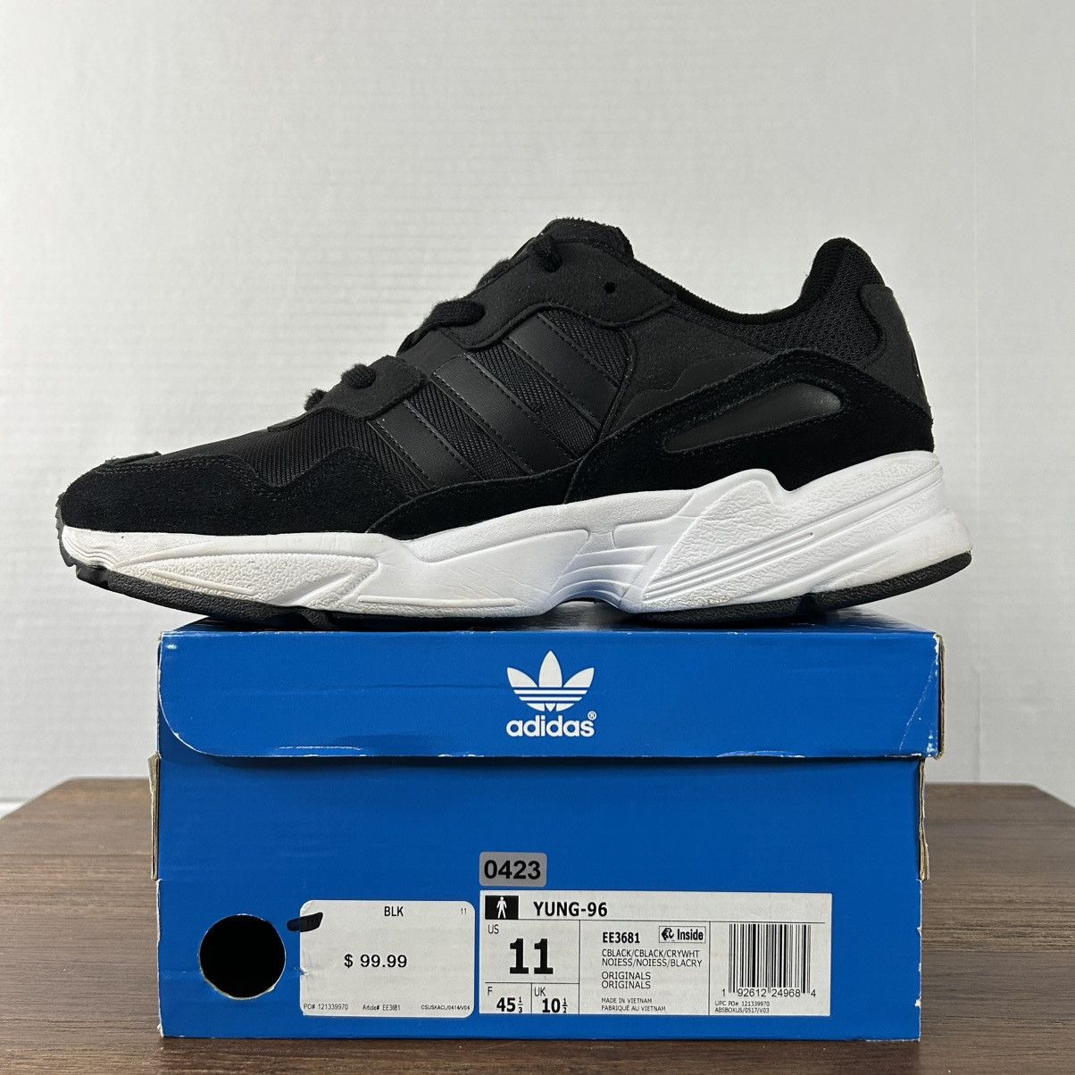 Adidas Adidas Men's Black and White Yung-96 Sneakers Size M11 Size US 11 / EU 44 - 2 Thumbnail